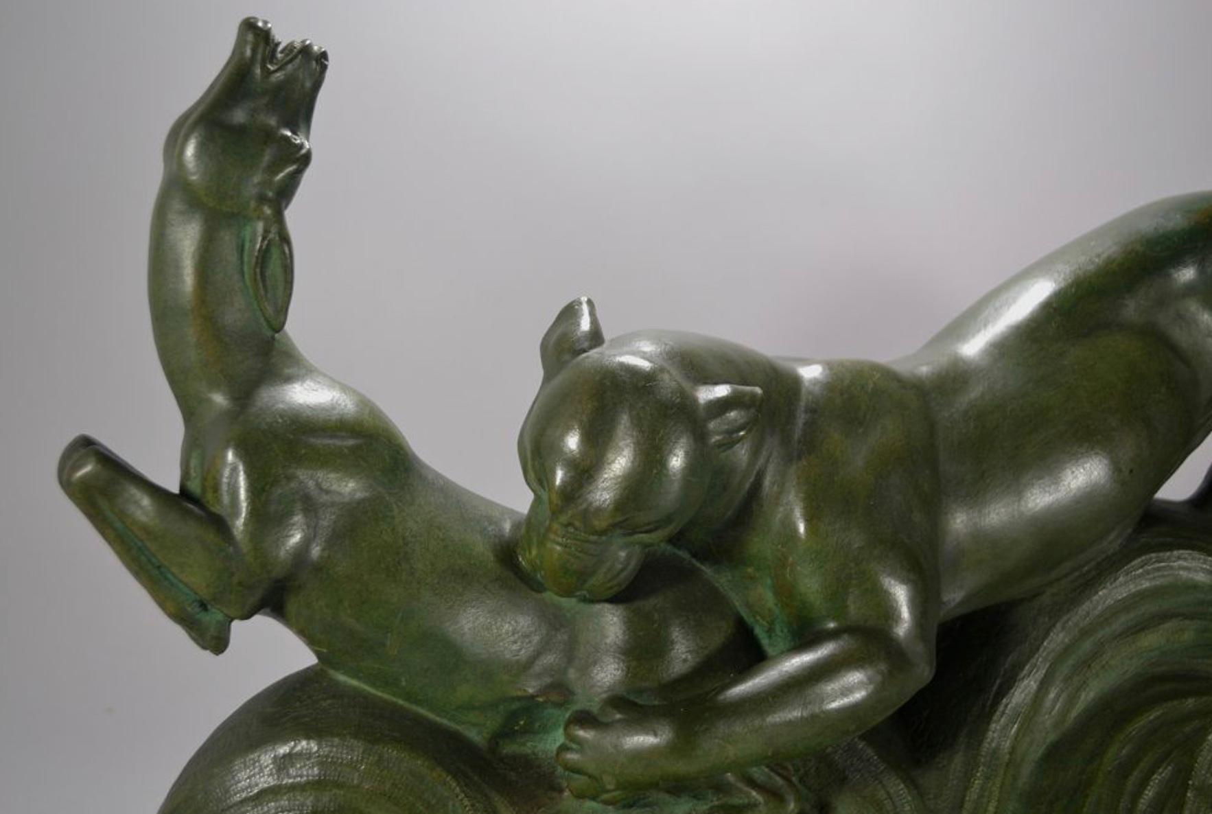 Französische Bronze-Skulptur im Art-déco-Stil mit Panther und Gazelle von Ouline im Angebot 7