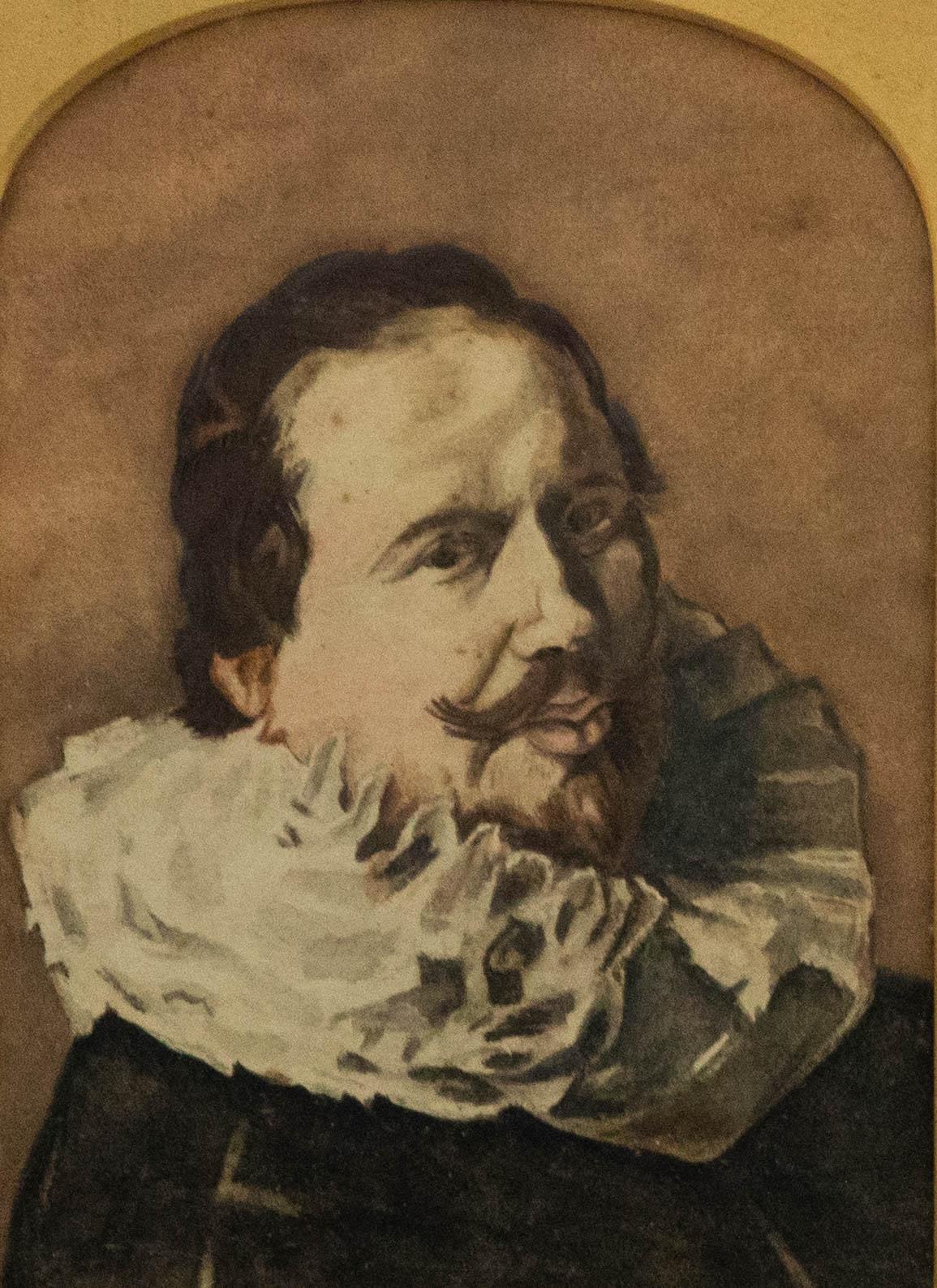 Un charmant Self-Portrait à l'aquarelle. L'artiste semble s'inspirer des autoportraits de Rembrandt, créant une composition intime où le spectateur est confronté au sujet. Magnifiquement présenté dans un cadre doré orné de bords arrondis et de fins