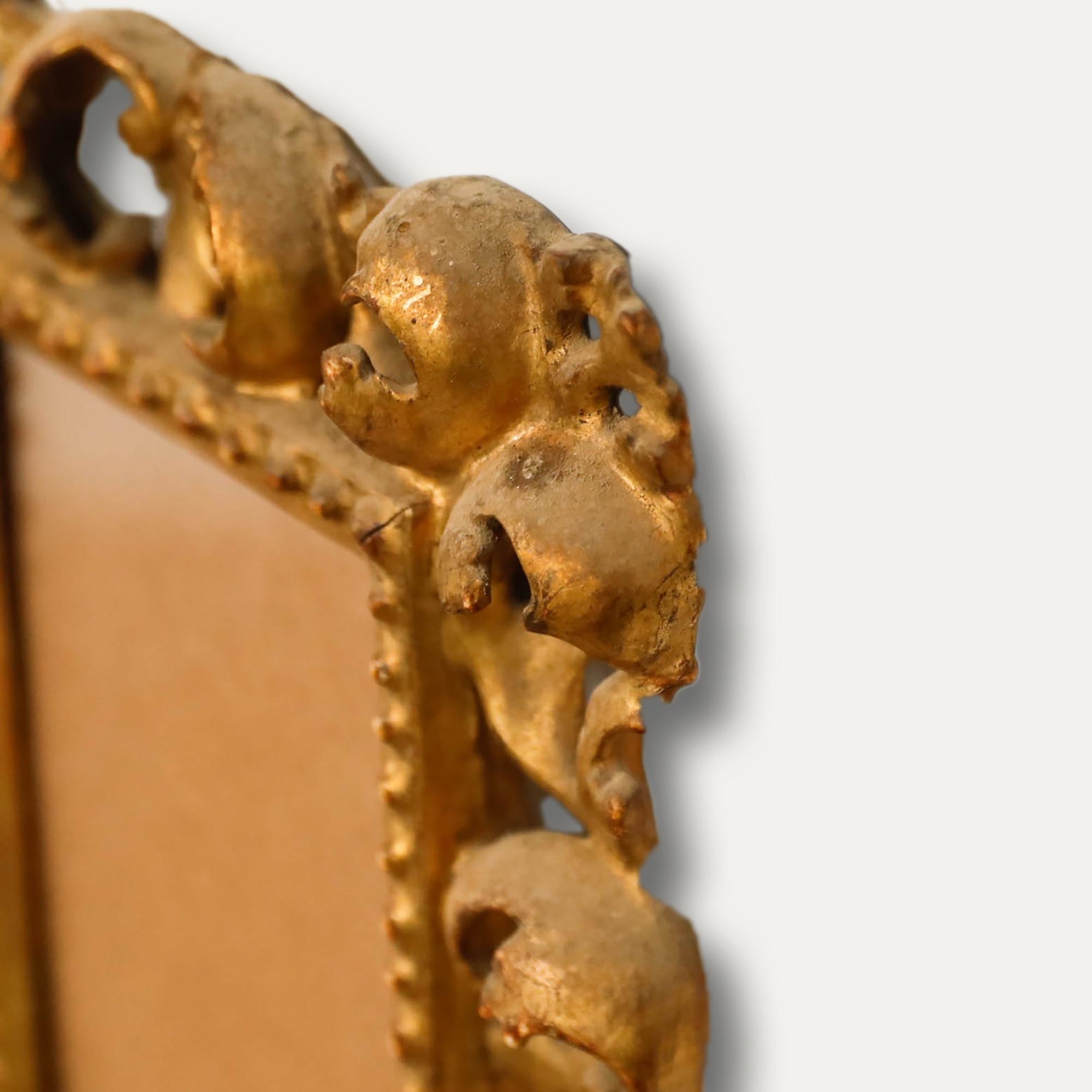 Florentine  Cadre photo du 19e siècle - Moulures ornées de feuillage et de pierres précieuses en vente 1