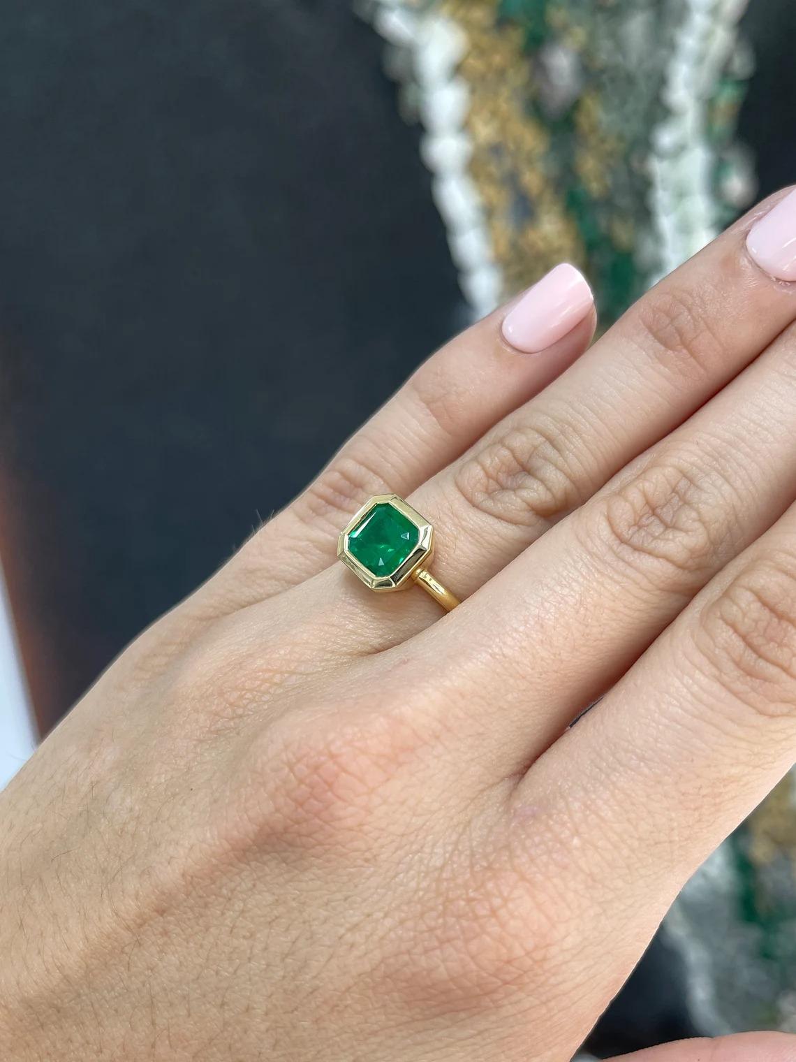 3.20ct 18K AAA+ Fine Quality Asscher Cut Colombian Emerald Solitaire Bezel Ring In New Condition For Sale In Jupiter, FL