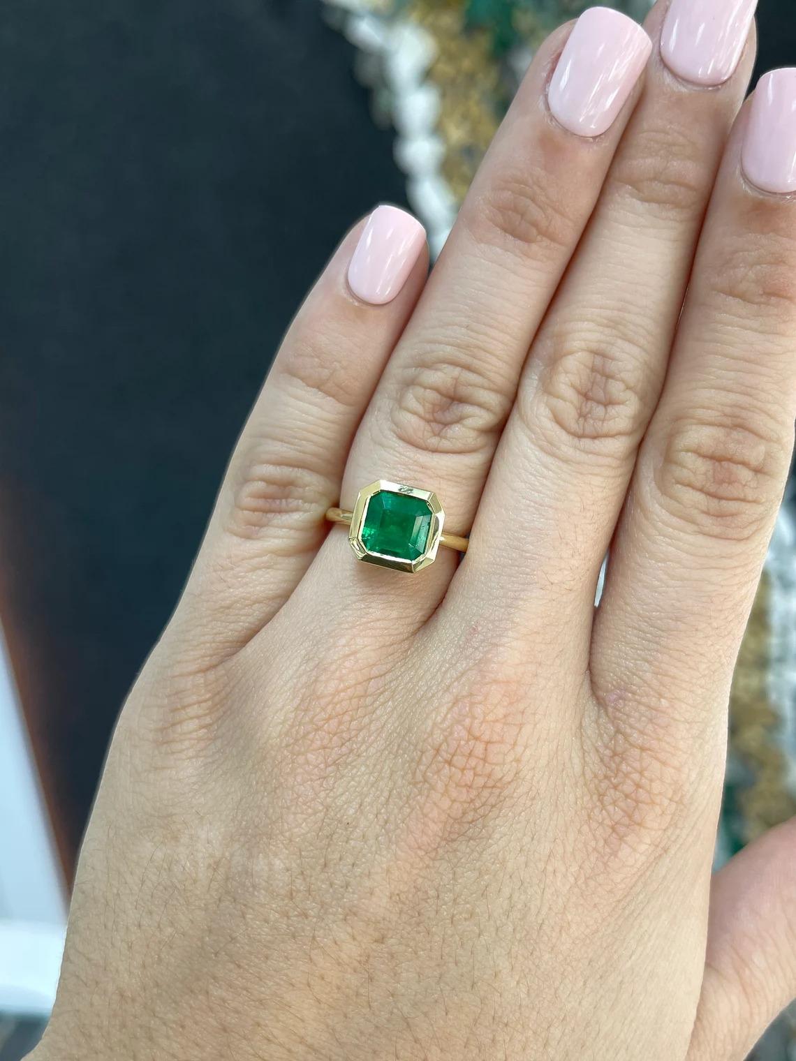 3.20ct 18K AAA+ Fine Quality Asscher Cut Colombian Emerald Solitaire Bezel Ring For Sale 1
