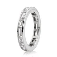 Fascia per l'eternità con diamante taglio baguette da 3.20 carati in platino