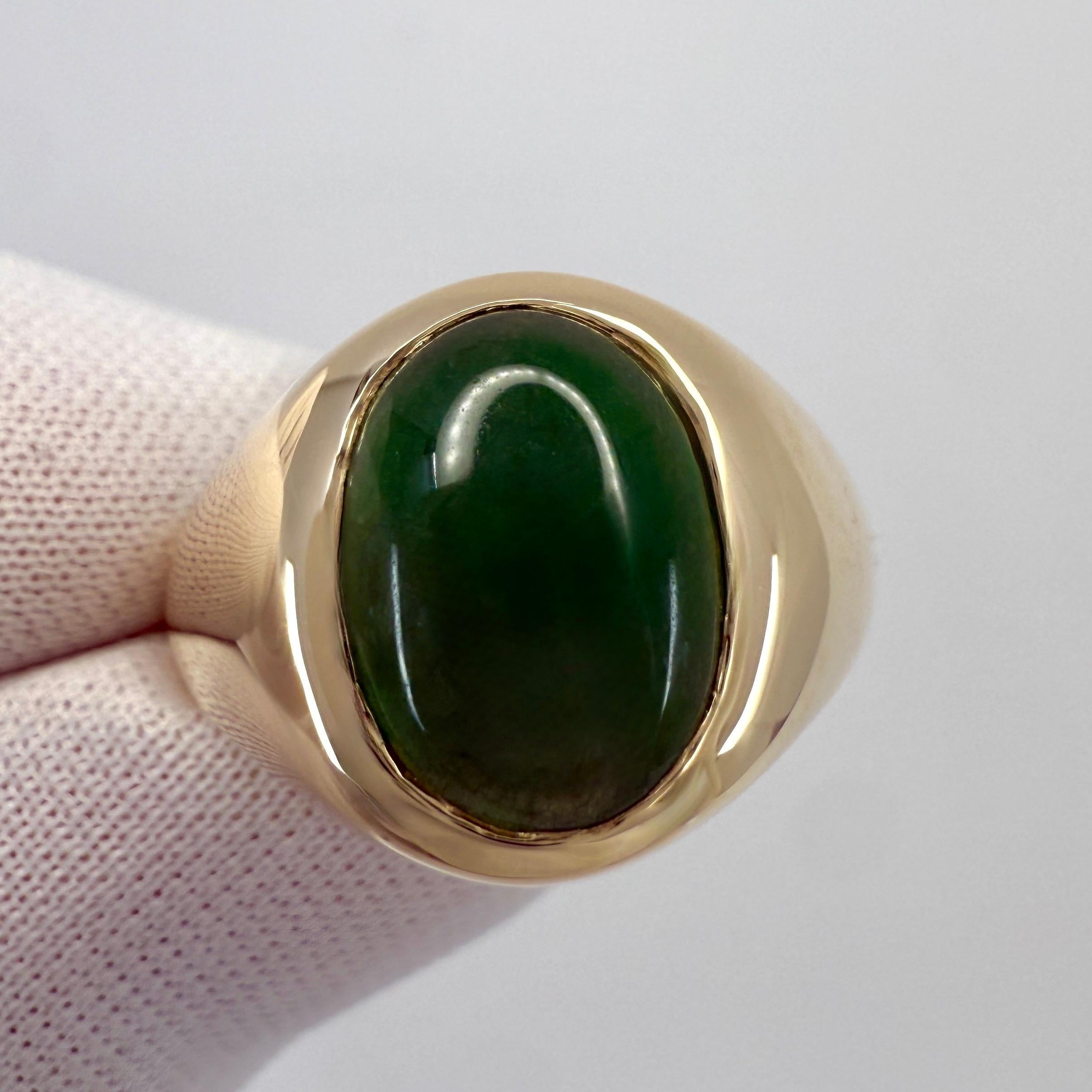 Bague de signalisation ovale en or jaune non traité avec jadéite de 3.20 carats certifiée par le GIA, de qualité A en vente 1