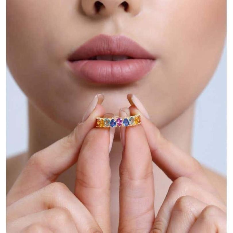 Product Details :

• Made to Order

• Gold Kt: 14kt

• Available Gold Colors: Rose Gold, Yellow Gold, White Gold

• Gold GR: 2.40GR

•  3.20ct Multicolor Natural Sapphire

• Diamond Color-Clarity: F-G Color VS/SI Clarity

• Comes with Jewelry