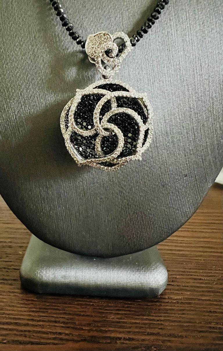 Round Cut 3.21 Carat Diamond Flower Pendant Black Diamond Briolette Cut  Necklace For Sale