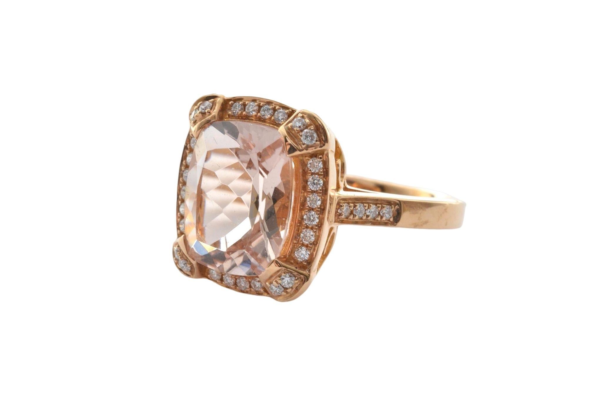 Sunita Nahata Morganite 3.21ct. Fancy Ring in 18KRG with White Diamond. In New Condition For Sale In Hong Kong, HK