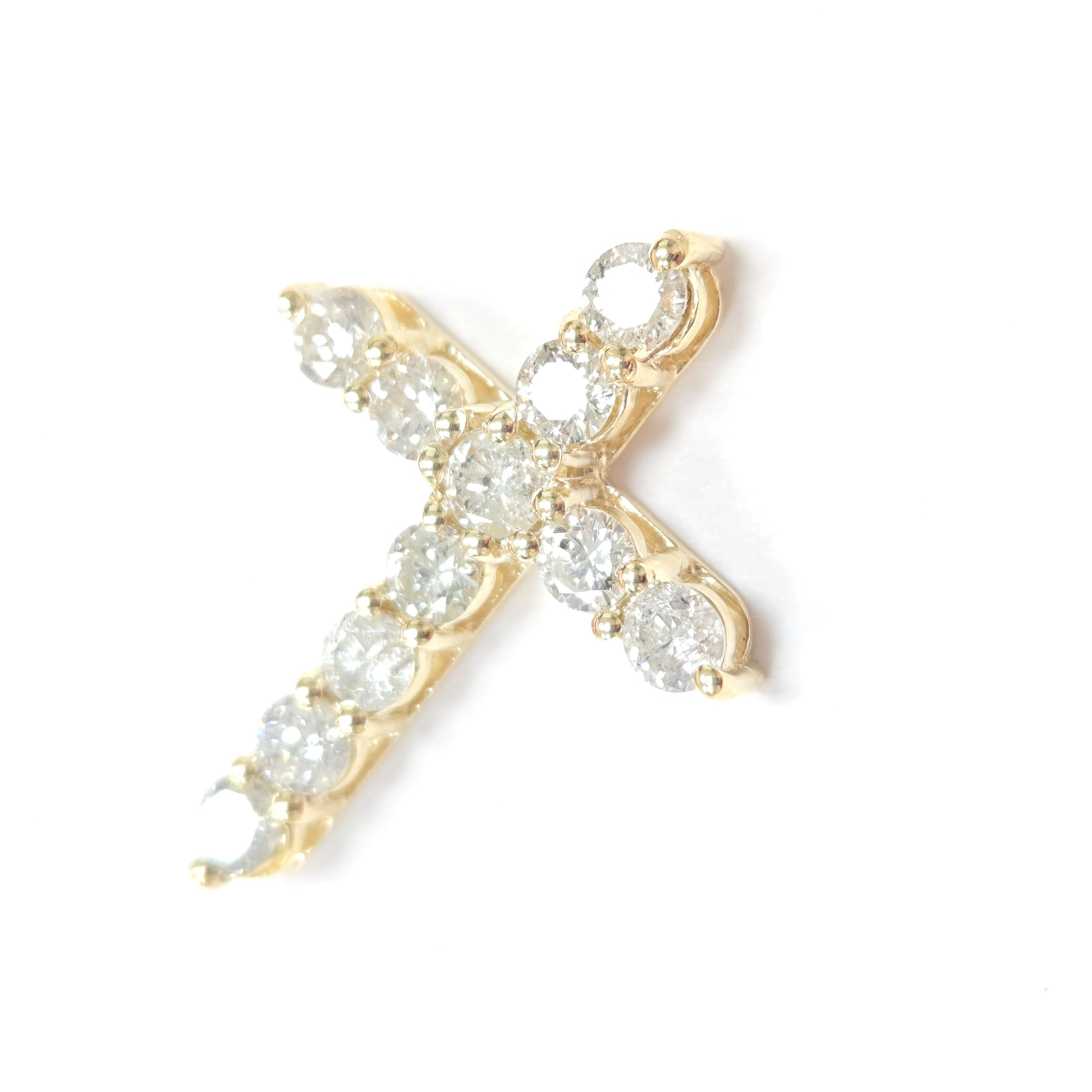 Round Cut 3.21 Carat Natural Diamond Cross Pendant 14 Karat Yellow Gold For Sale
