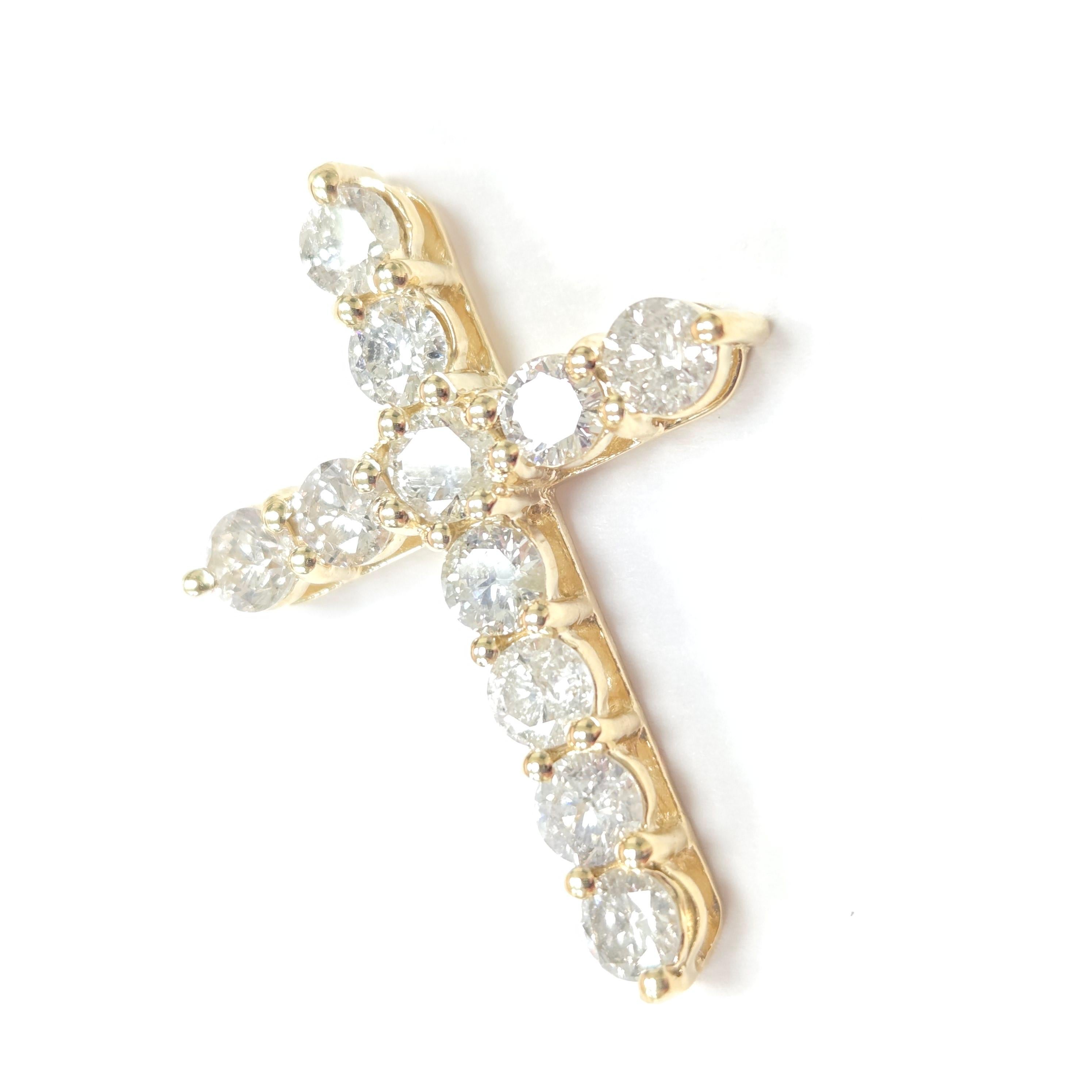 3.21 Carat Natural Diamond Cross Pendant 14 Karat Yellow Gold In New Condition For Sale In Great Neck Plaza, NY