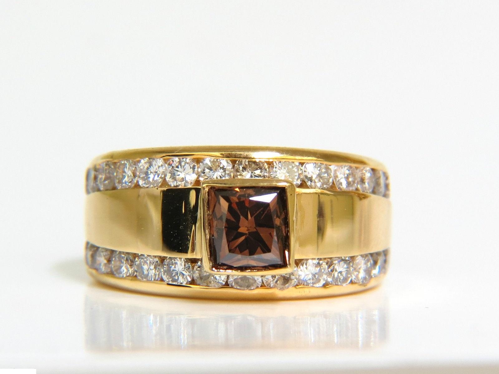3.21 Carat Natural Fancy Vivid Diamonds Brown Ring 14 Karat VS Excellent état - En vente à New York, NY