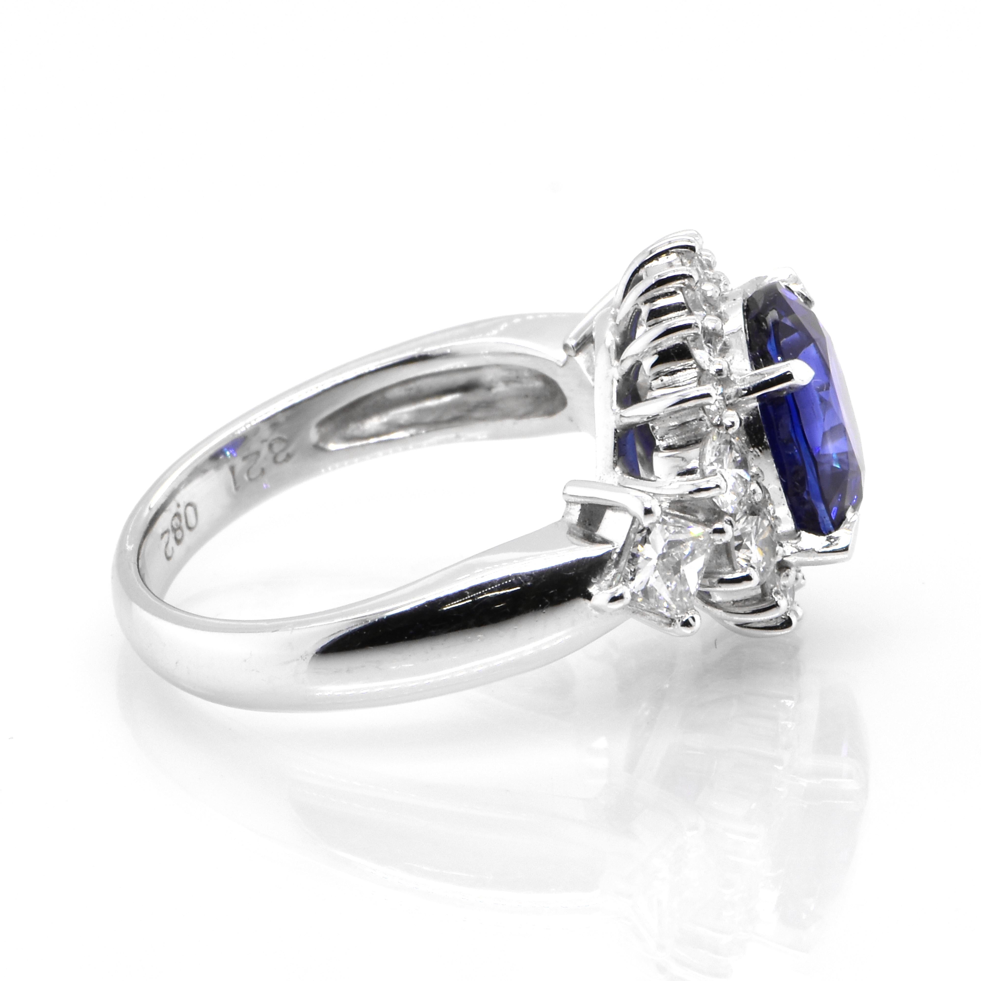 3.21 Carat Natural Royal Blue Color Sapphire and Diamond Ring Made in Platinum In New Condition For Sale In Tokyo, JP