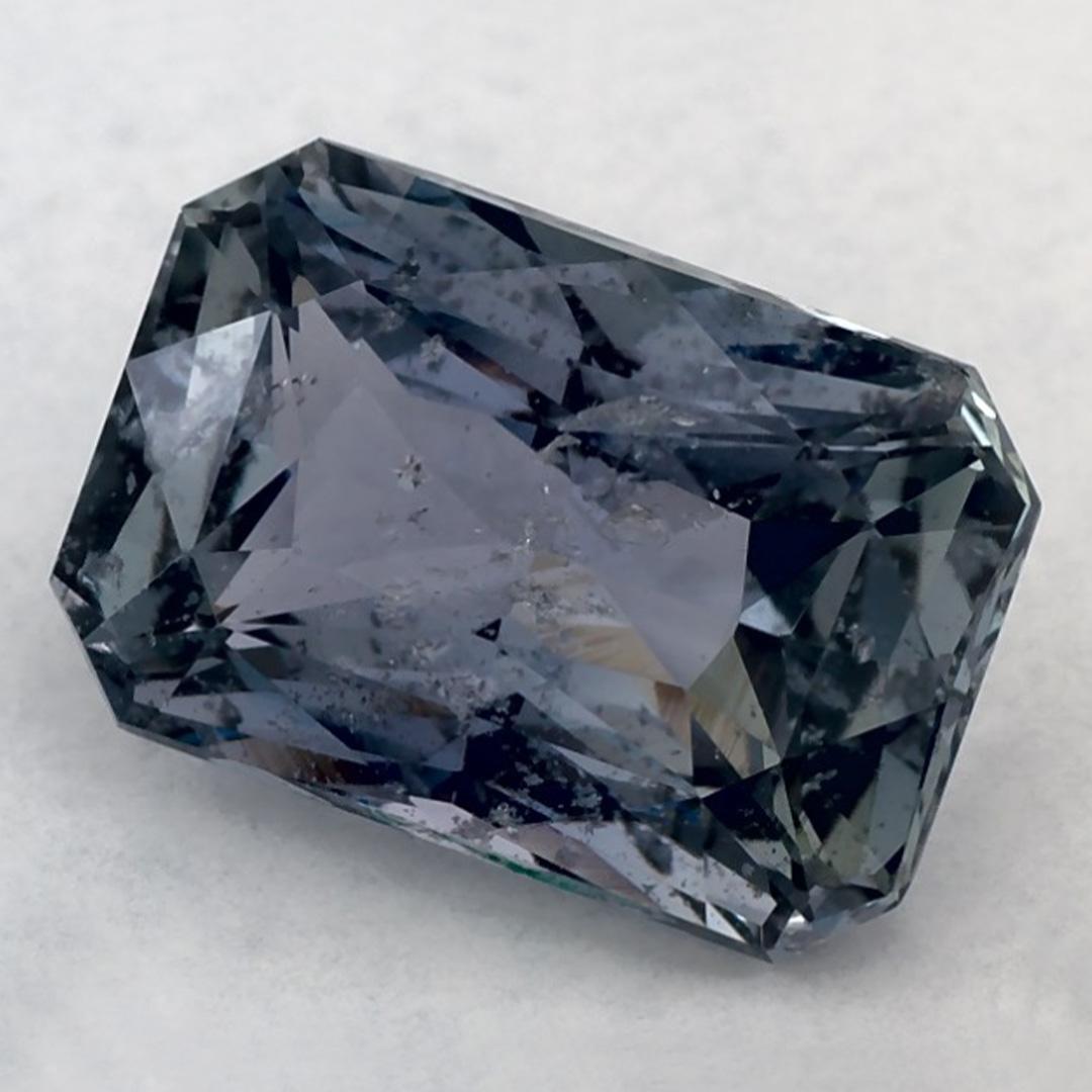 Pierre de naissance très précieuse du mois de septembre, d'un bleu ravissant. On pense qu'ils apportent chance et fortune dans la vie.

Explorez la vibrante collection d'émeraudes, de rubis et de saphirs de notre magasin, disponibles sous forme de