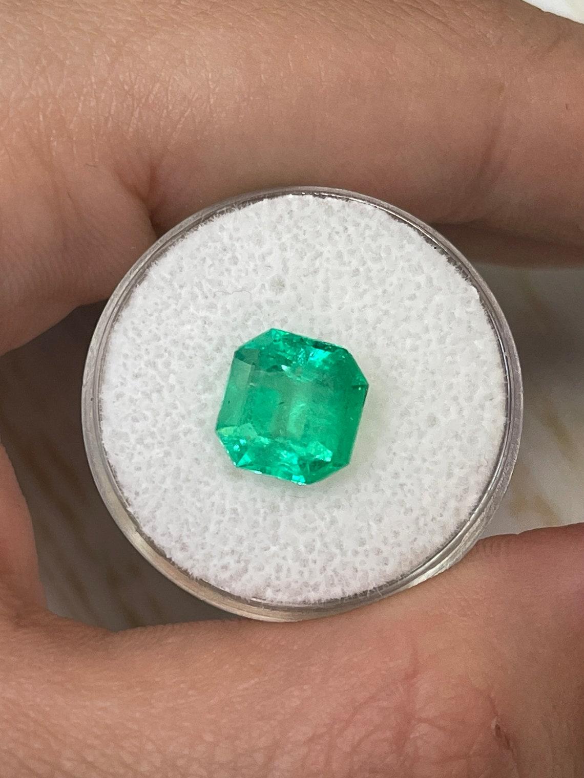 3.21ct Yellowish Green Colombian Emerald 9x9mm Asscher Cut Genuine May In New Condition For Sale In Jupiter, FL
