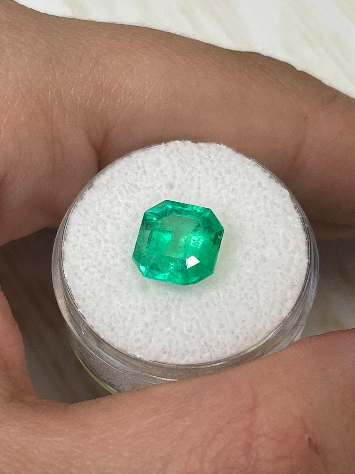 Women's or Men's 3.21ct Yellowish Green Colombian Emerald 9x9mm Asscher Cut Genuine May For Sale