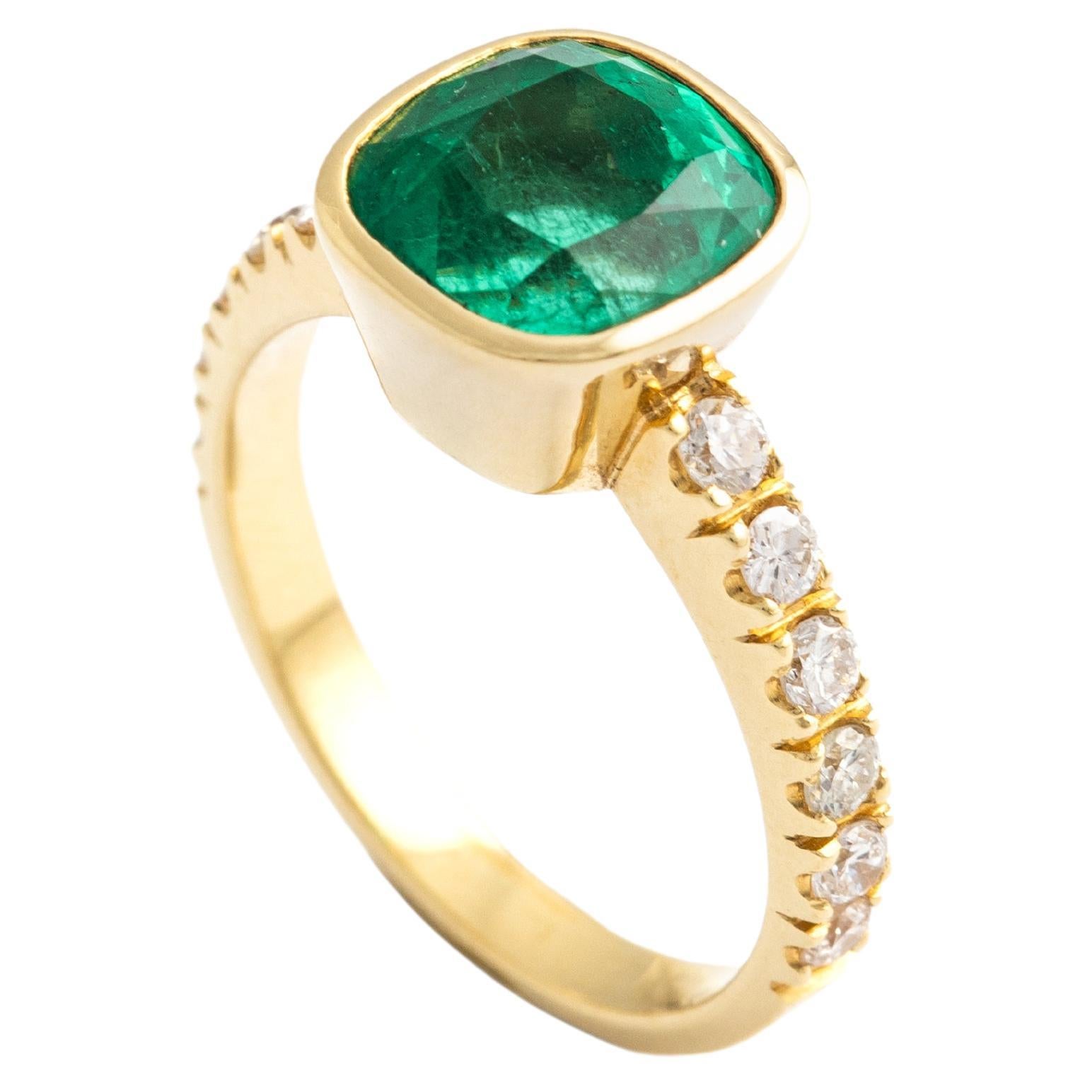 3.22 Carat Colombian Emerald Yellow Gold 18k Ring