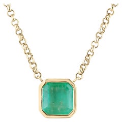 Collana con castone con smeraldo colombiano estratto in terra da 3,22 carati