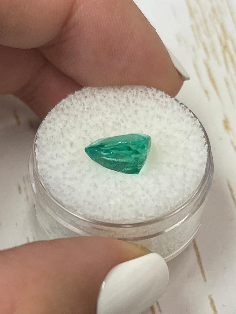 De las mujeres Esmeralda colombiana talla corazón de 3.22 quilates  Piedra natural suelta verde azulada en venta