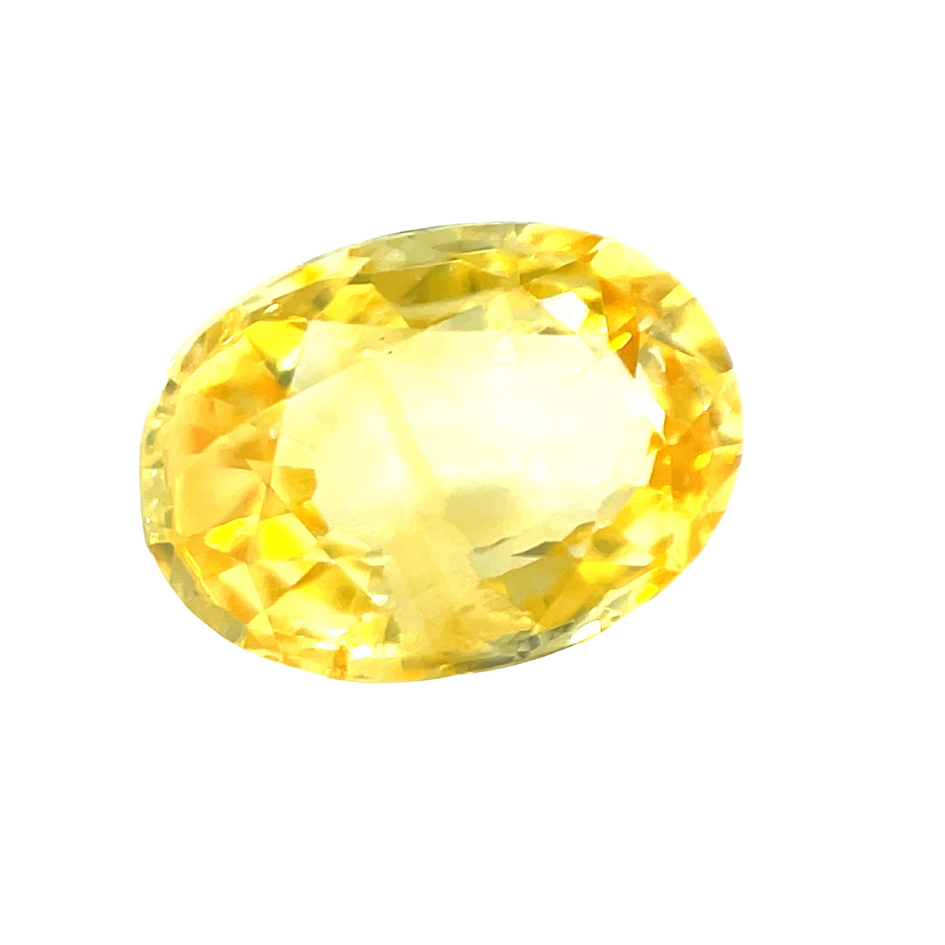 3.22 Carat Oval Yellow Sapphire Loose Unset 3-Stone Ring or Pendant Gemstone In New Condition For Sale In Los Angeles, CA