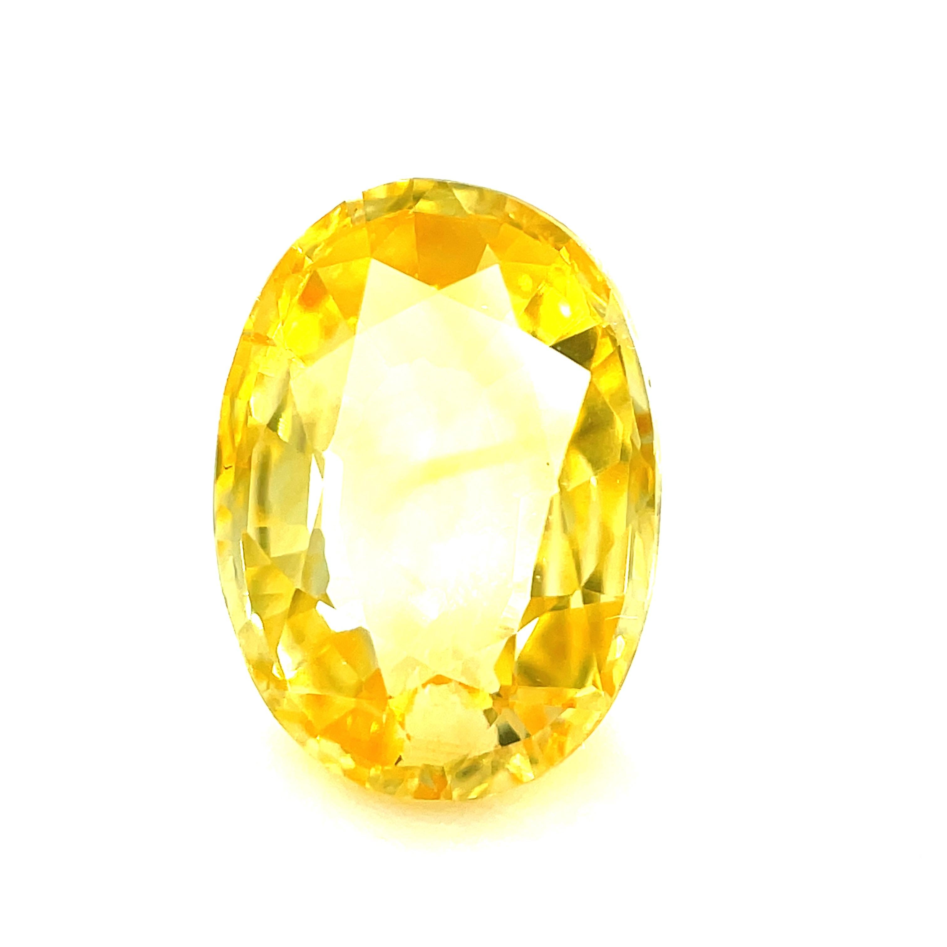 Women's or Men's 3.22 Carat Oval Yellow Sapphire Loose Unset 3-Stone Ring or Pendant Gemstone For Sale