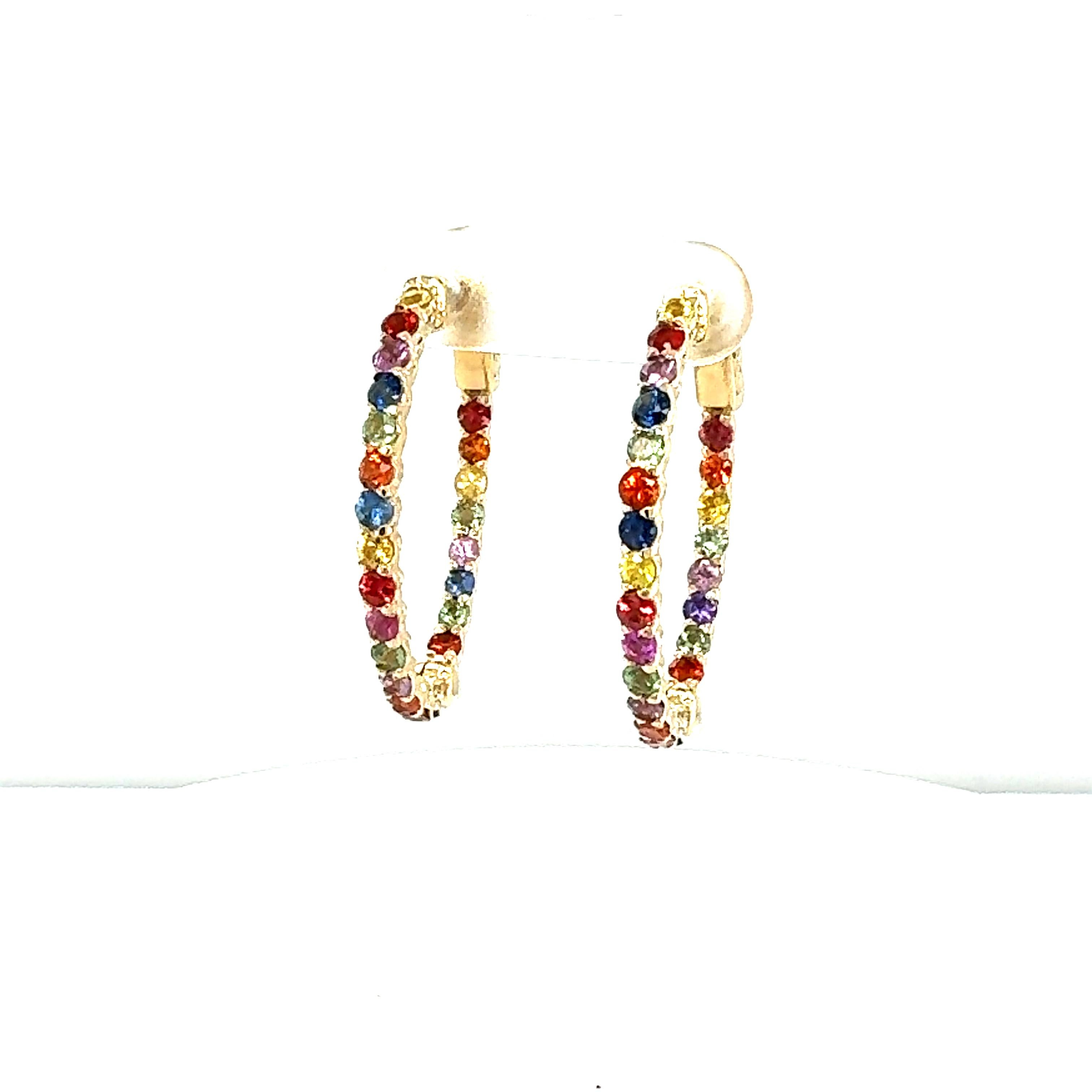3.22 Carat Rainbow Sapphire Inside Out Yellow Gold Hoop Earrings

Jolies boucles d'oreilles 

Caractéristiques de l'article :

48 saphirs naturels multicolores à taille ronde pesant 3,22 carats
Le poids total en carats est de 3,22 carats.
Fabriqué