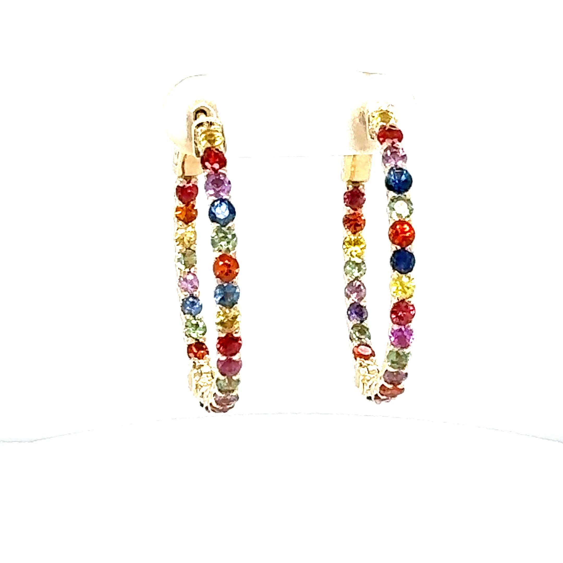 Boucles d'oreilles en or jaune saphir arc-en-ciel 3.22 carats Pour femmes en vente