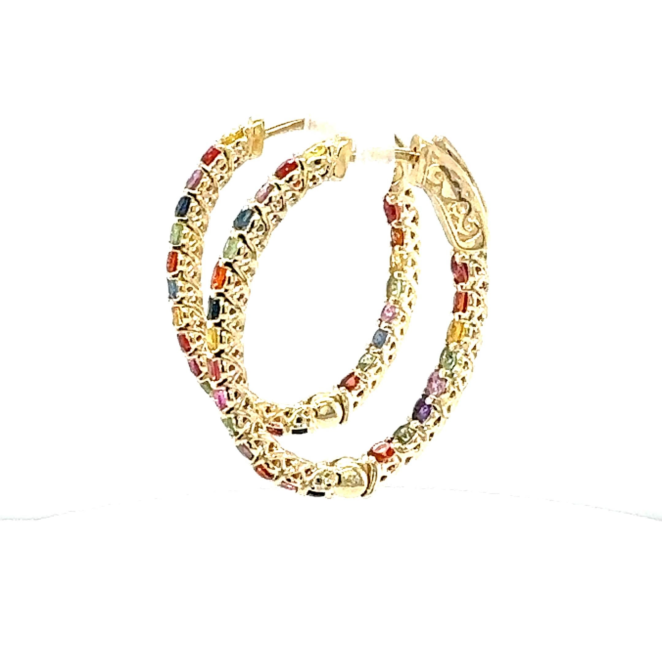 Boucles d'oreilles en or jaune saphir arc-en-ciel 3.22 carats en vente 2