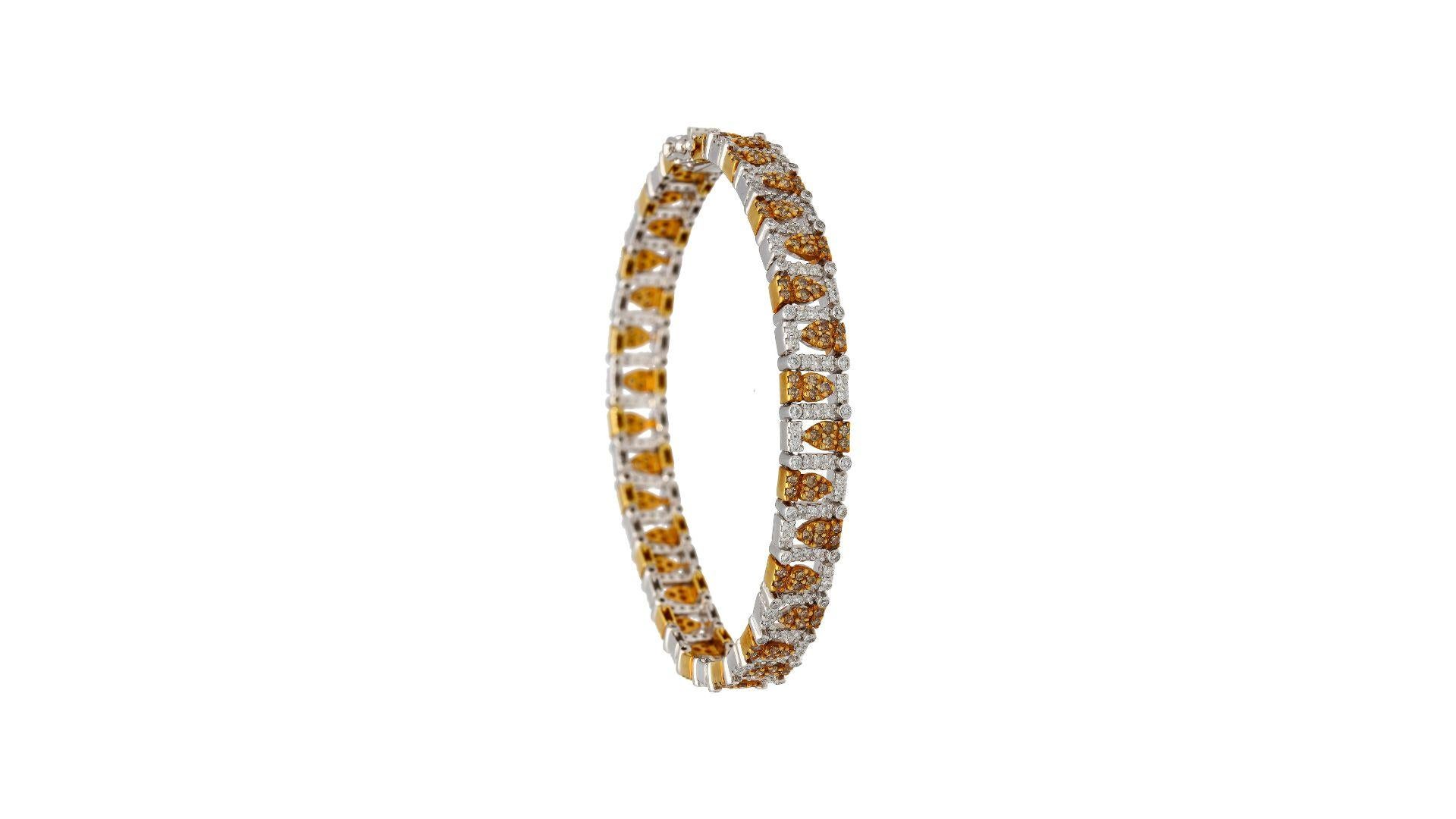 Taille ronde 3.22 Carat TW Fancy Brown & White Diamonds in Patterned 18K White & Yellow Gold en vente