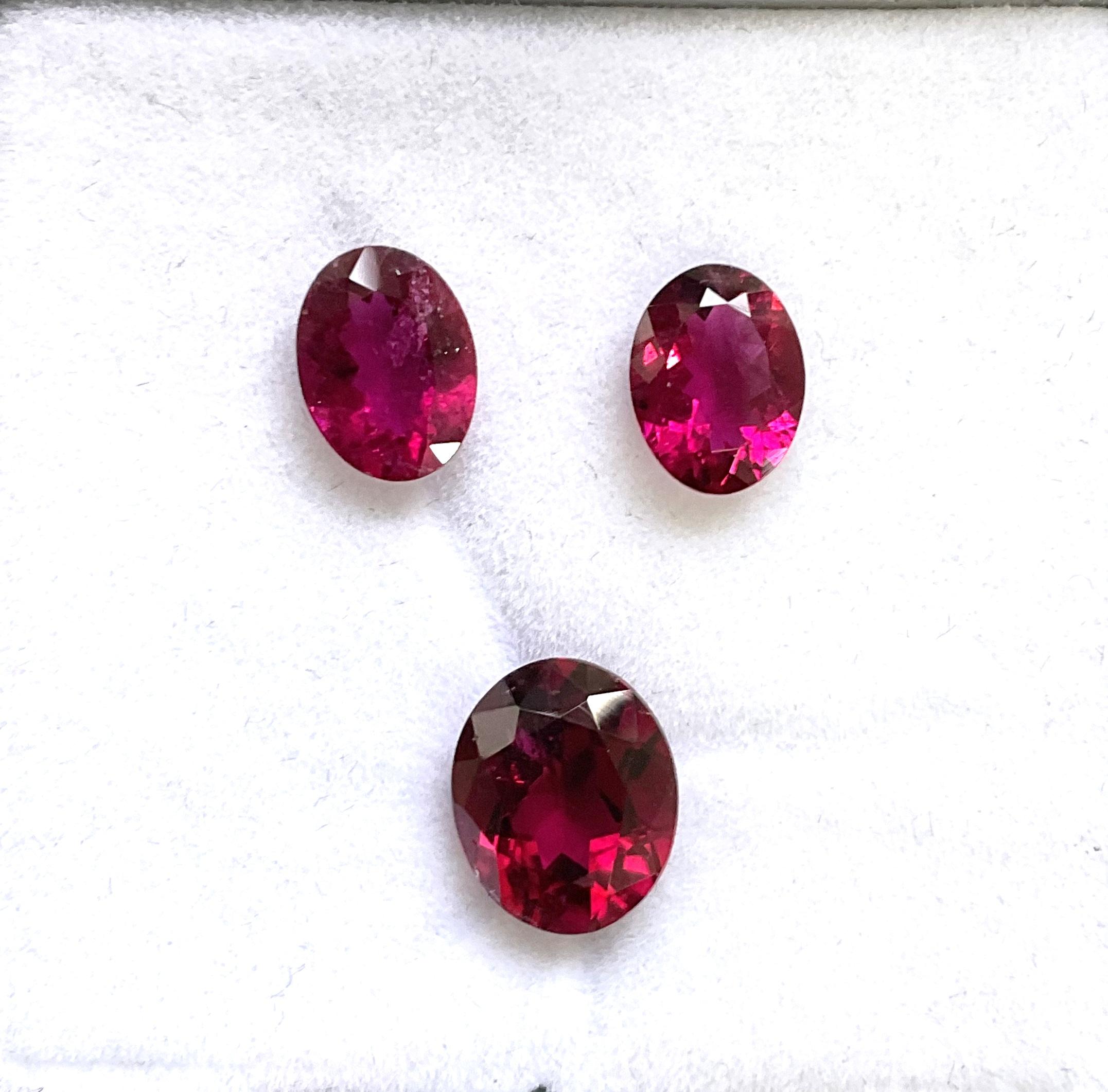 Taglio ovale 3.22 Carats Rubellite Tourmaline Oval Cut stone For Jewelry Natural gemstone in vendita