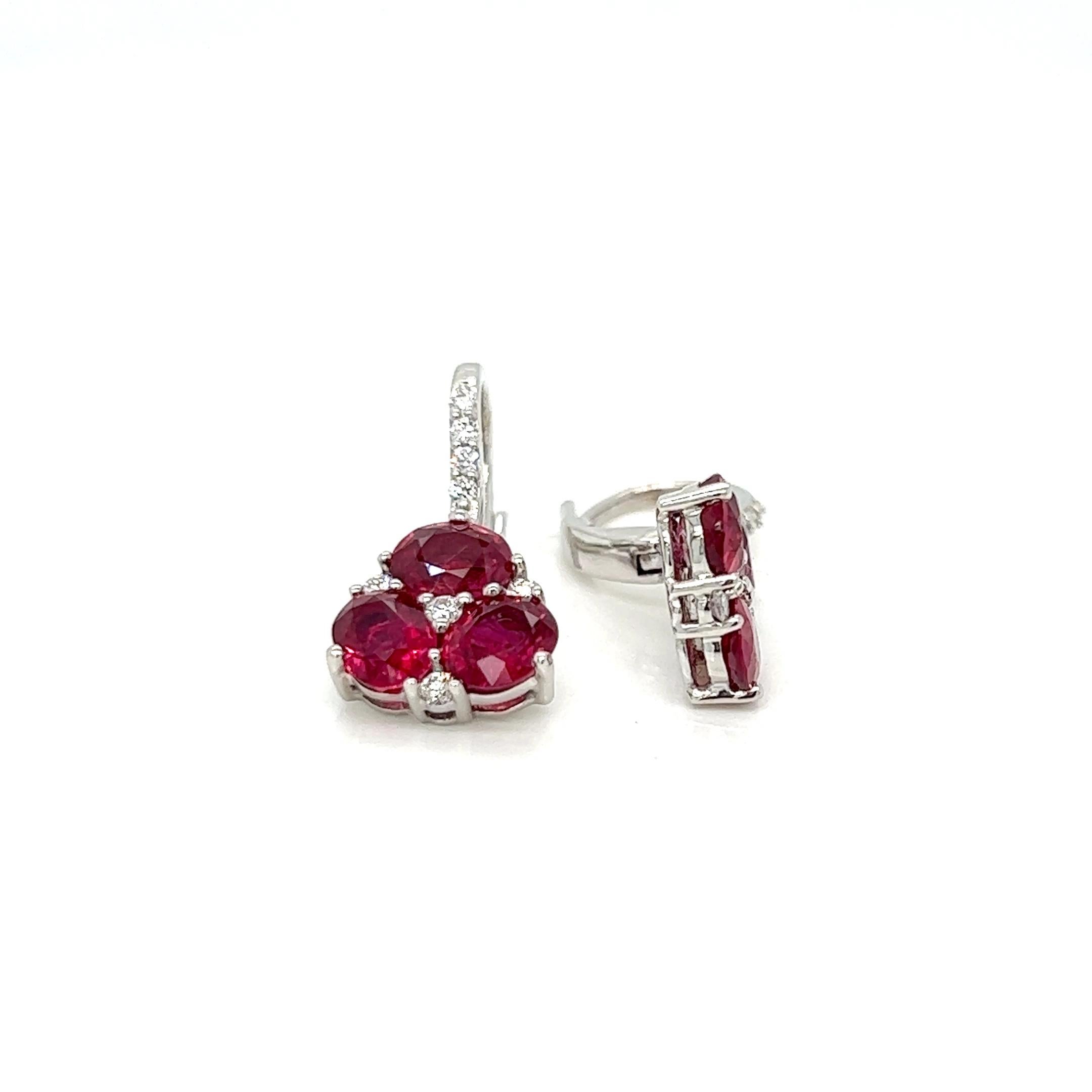 3.22 Carats Ruby and Diamond Drop Earrings in 18k White Gold In New Condition For Sale In New York, NY