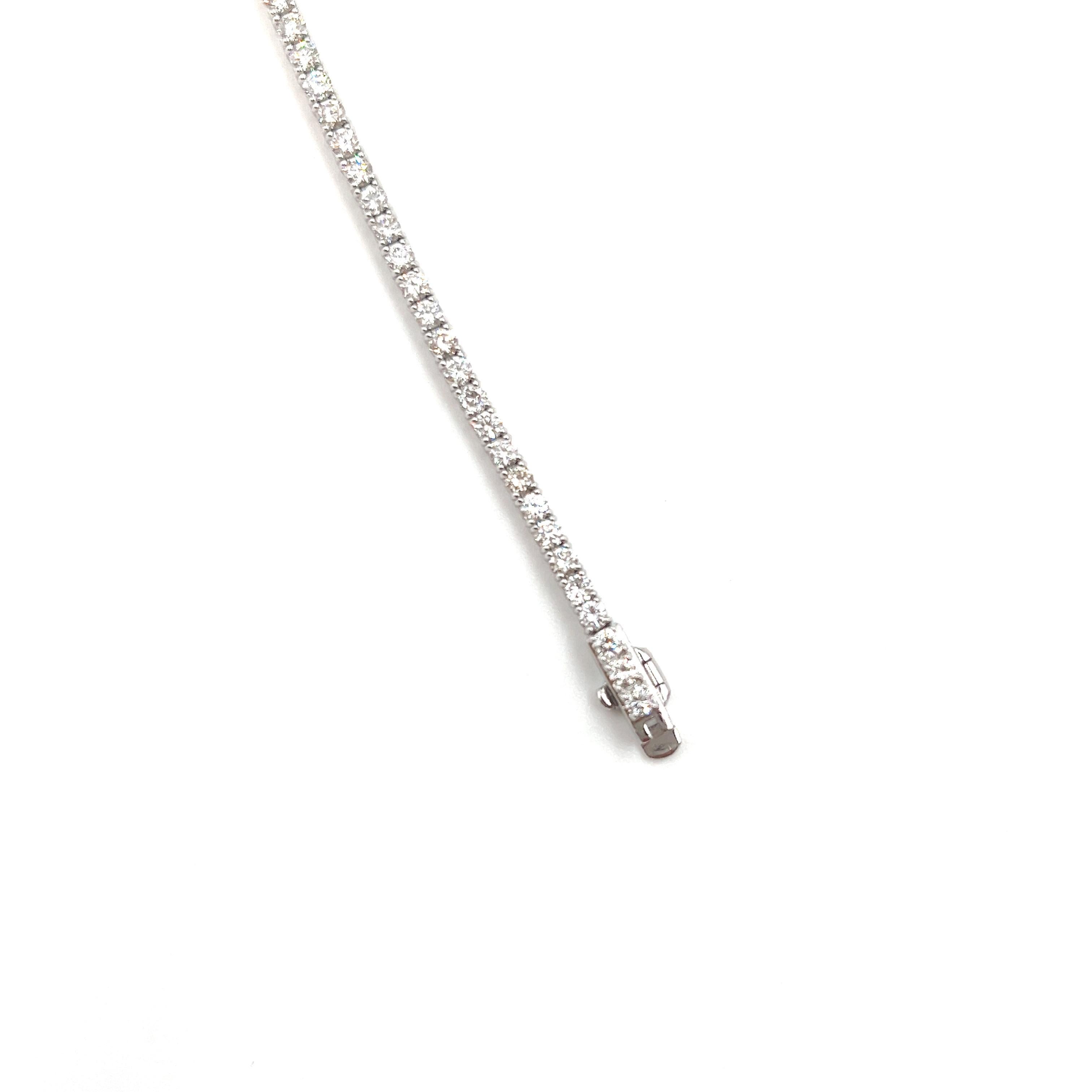 Modern 3.22 ct Diamond Tennis Bracelet