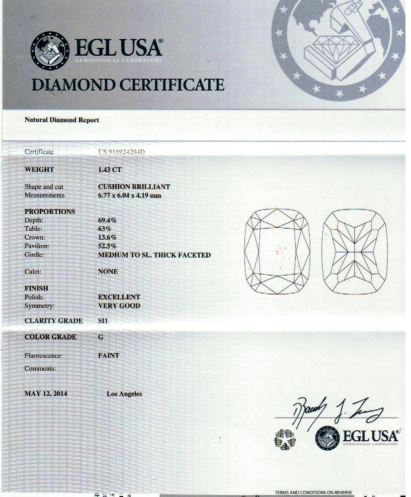 Clous d'oreilles en diamants 14 carats coussin certifiés EGL de 3,22 carats avec halo Neuf - En vente à Los Angeles, CA