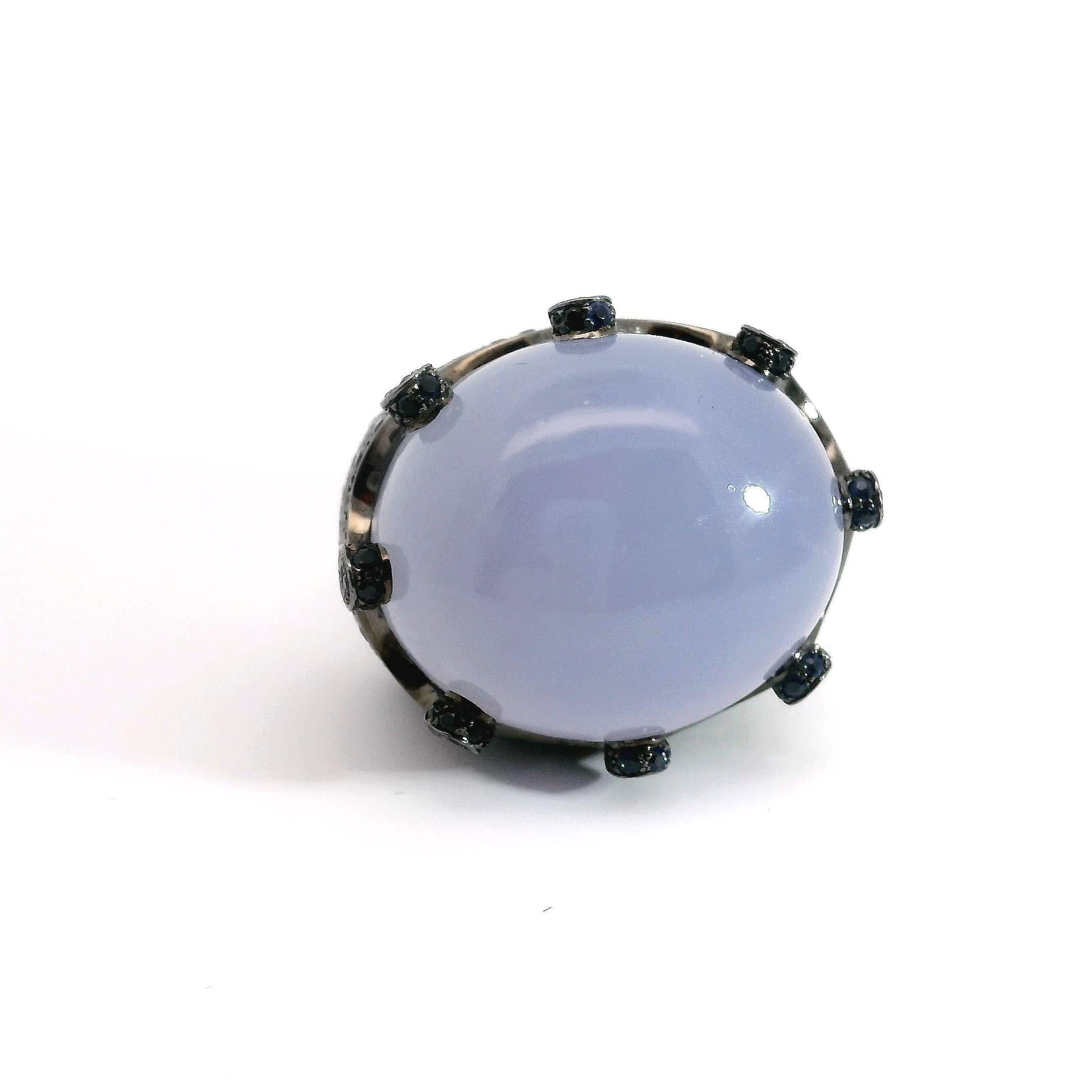 Experience the irresistible allure of sophistication with our stunning Chalcedony ring. This extraordinary piece is meticulously designed to elevate your style and leave a lasting impression.

At the core of this exquisite ring lies a mesmerizing