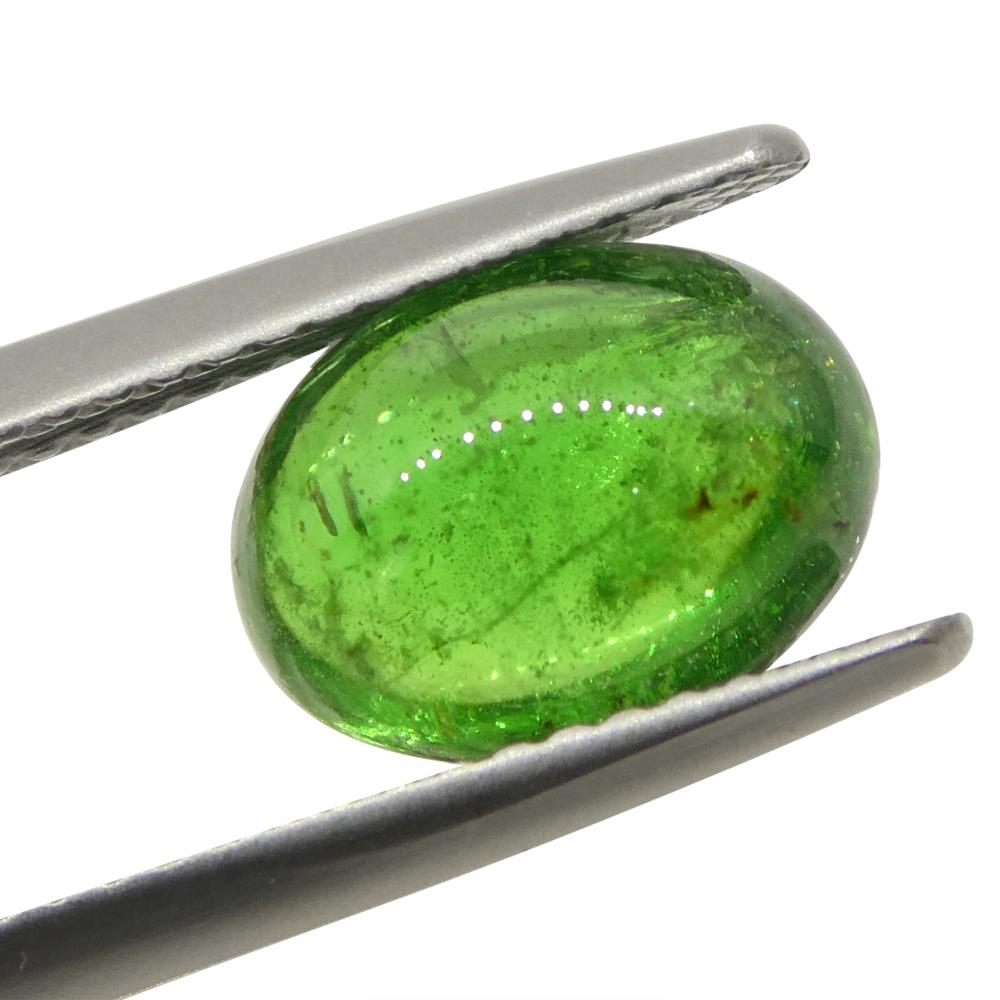 Granato ovale cabochon di tsavorite verde del Kenya, 3.22ct, non riscaldato In condizioni Nuovo in vendita a Toronto, Ontario