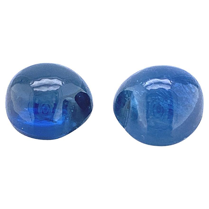 Paire de saphirs bleus en forme de cœur cabochon non chauffés de Thaïlande, 3,22 carats en vente