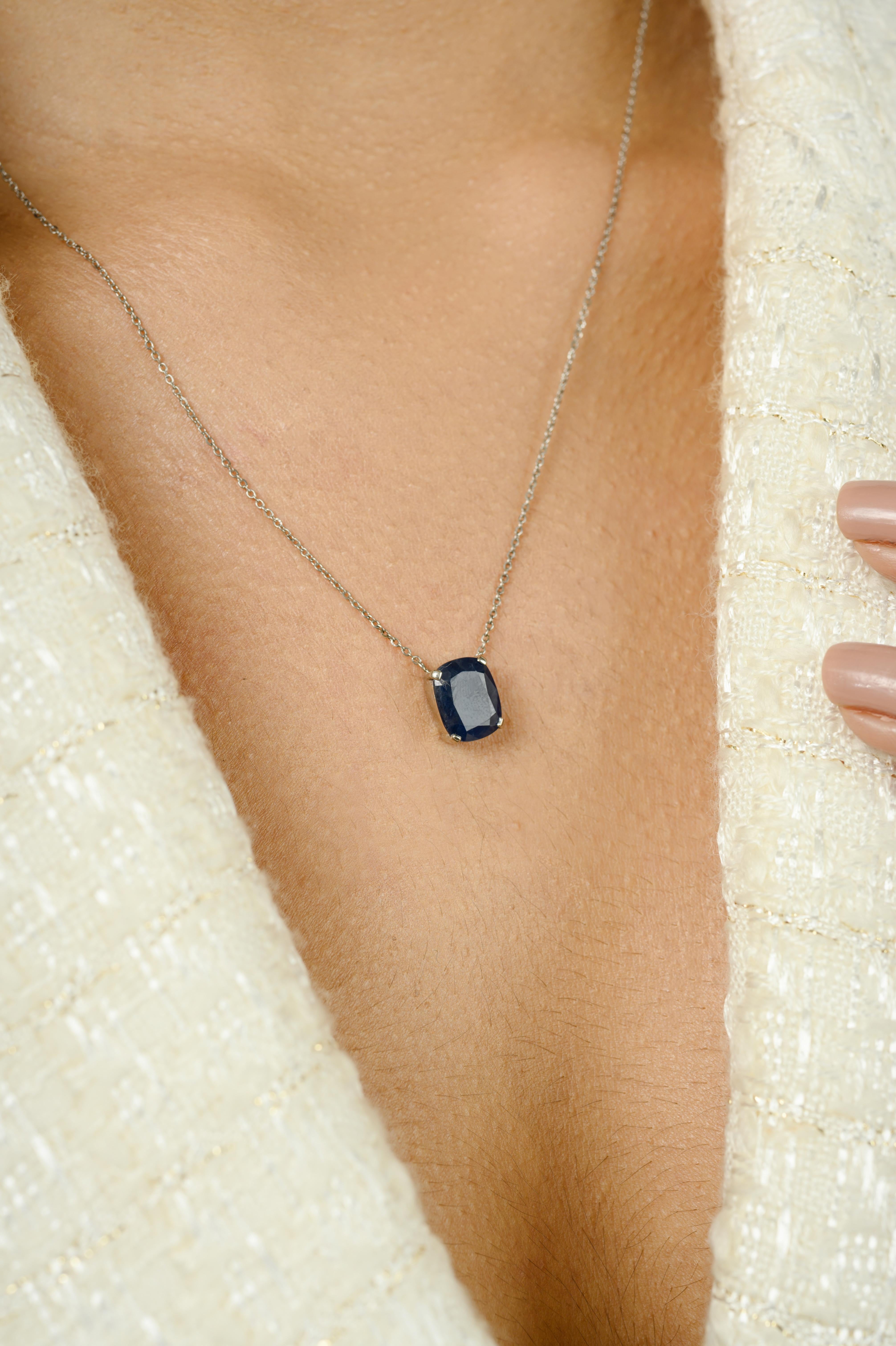 3.22cts Octagon Cut Blue Sapphire Pendant Necklace with Chain in 18K Gold studded with octagon cut blue sapphire of 3.22 carats. This stunning piece of jewelry instantly elevates a casual look or dressy outfit. 
Sapphire stimulate concentration and