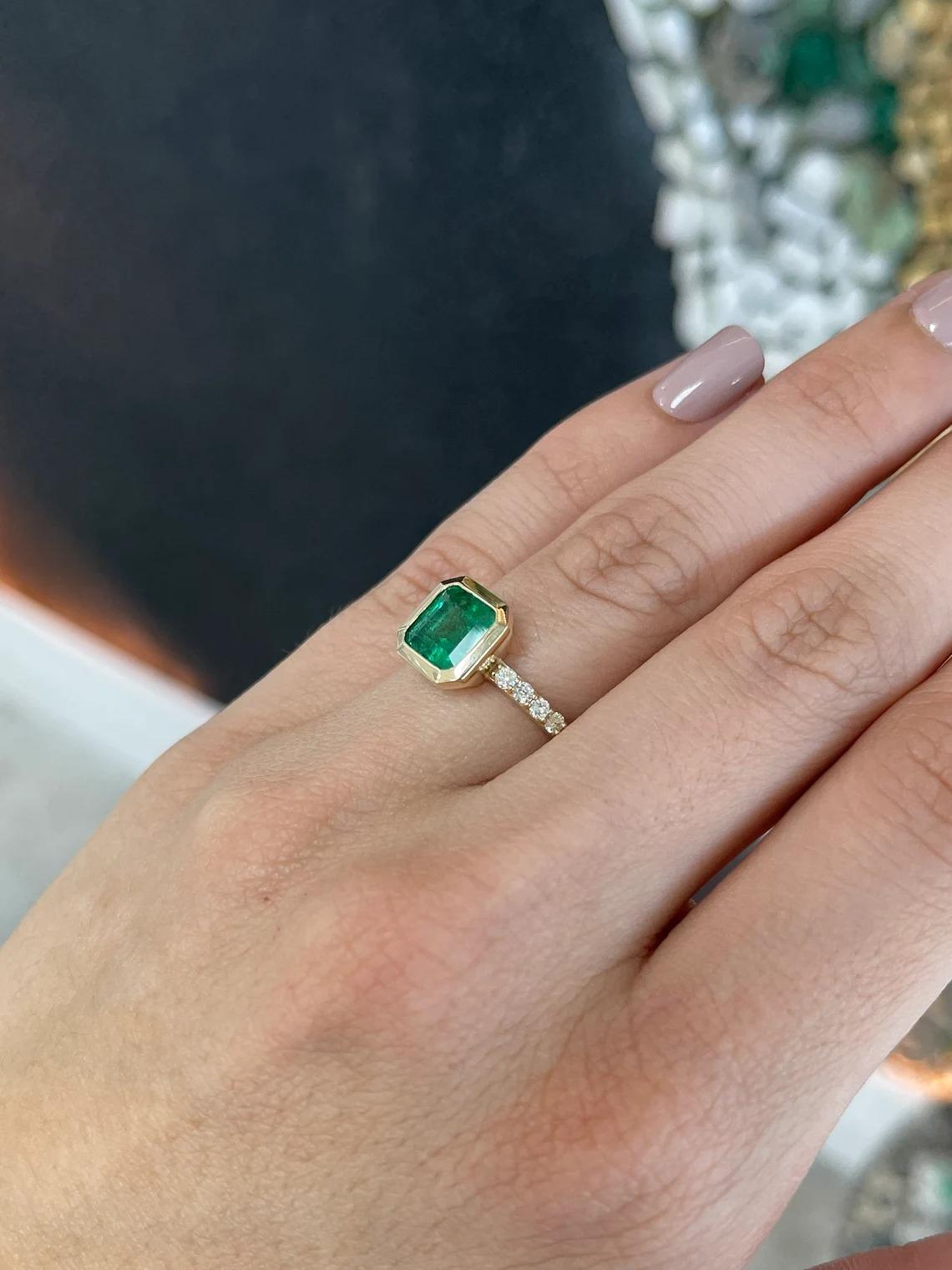 3.22tcw 14K Bezel Emerald Asscher & Diamond Accent Shank Right Hand Gold Ring In New Condition For Sale In Jupiter, FL