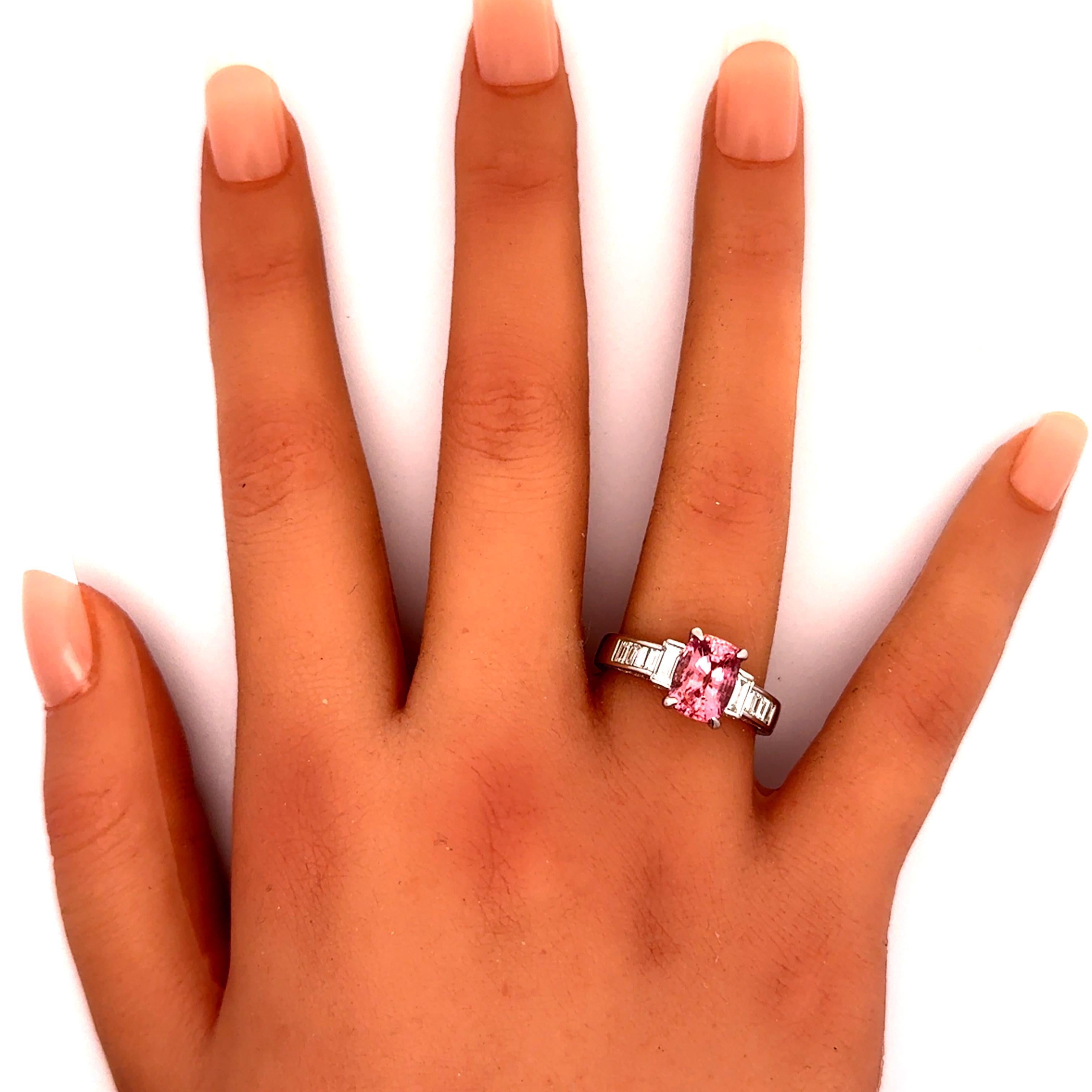 Platinring mit 3,23 Karat Padparadscha-Saphir und Diamant, GRS-zertifiziert im Zustand „Neu“ im Angebot in Beverly Hills, CA