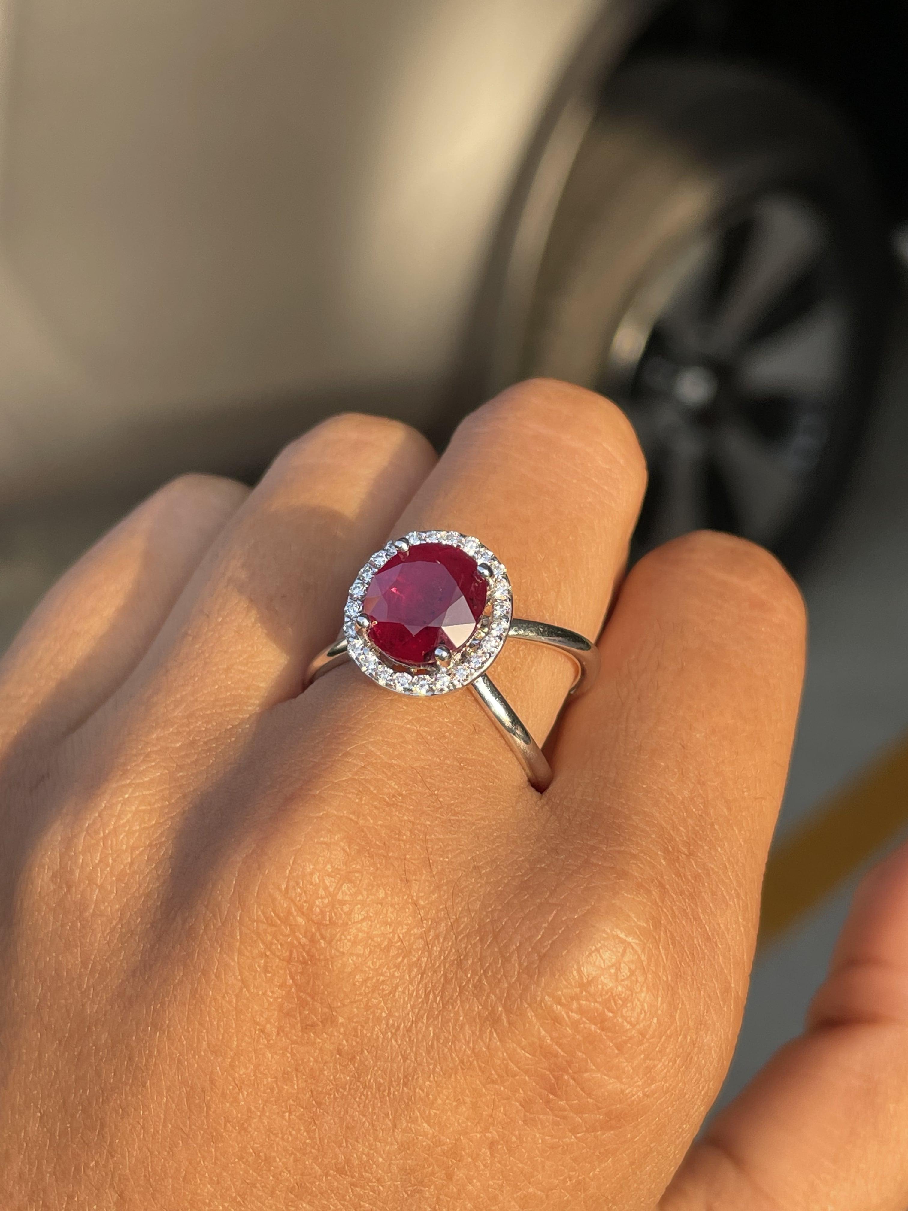 18K White Gold Fancy Cross Band 3.23 Ct Round Mozambique Ruby Ring For Sale 3