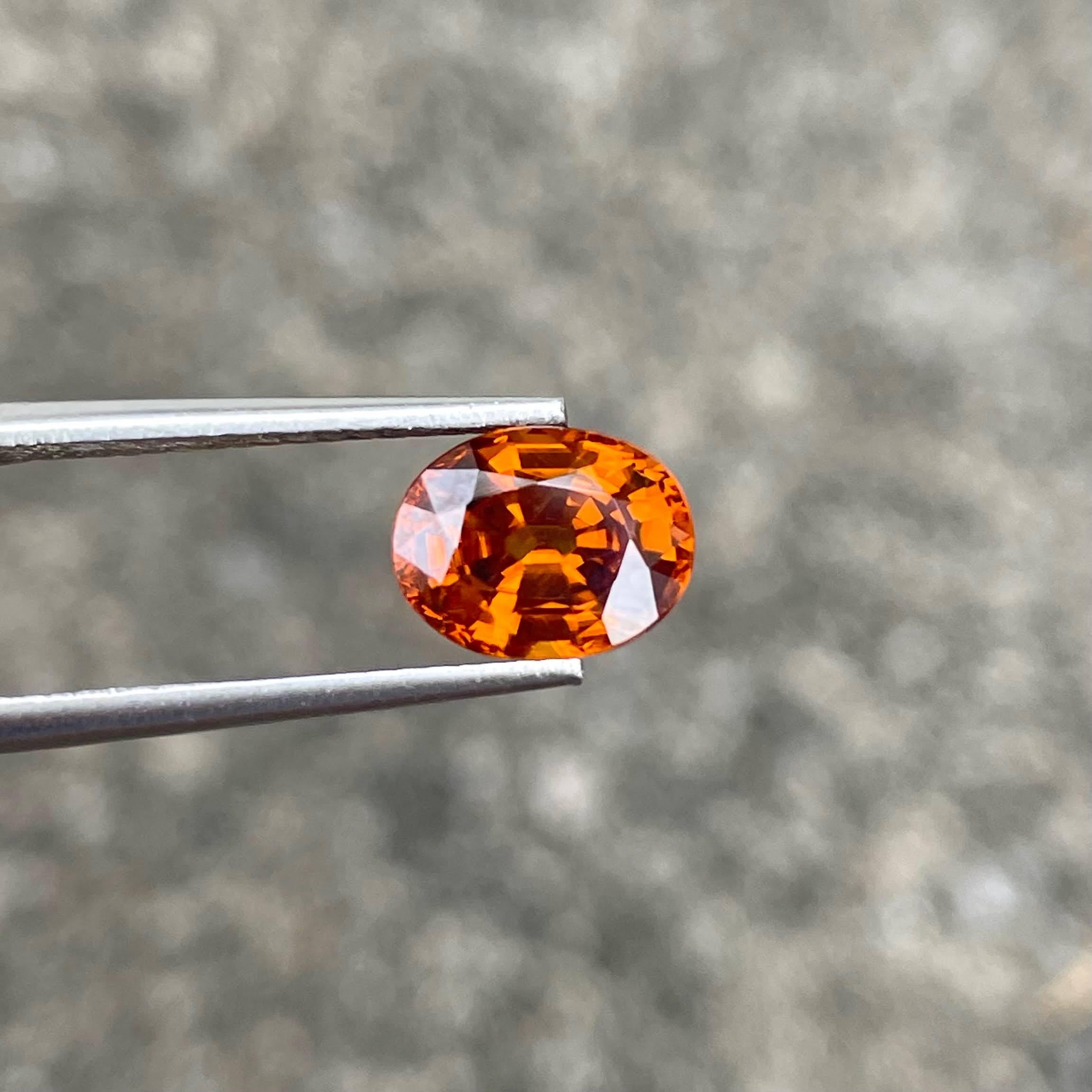 Women's or Men's 3.23 carats Yellowish Zircon Stone Oval Cut Natural Pakistani Gemstone For Sale