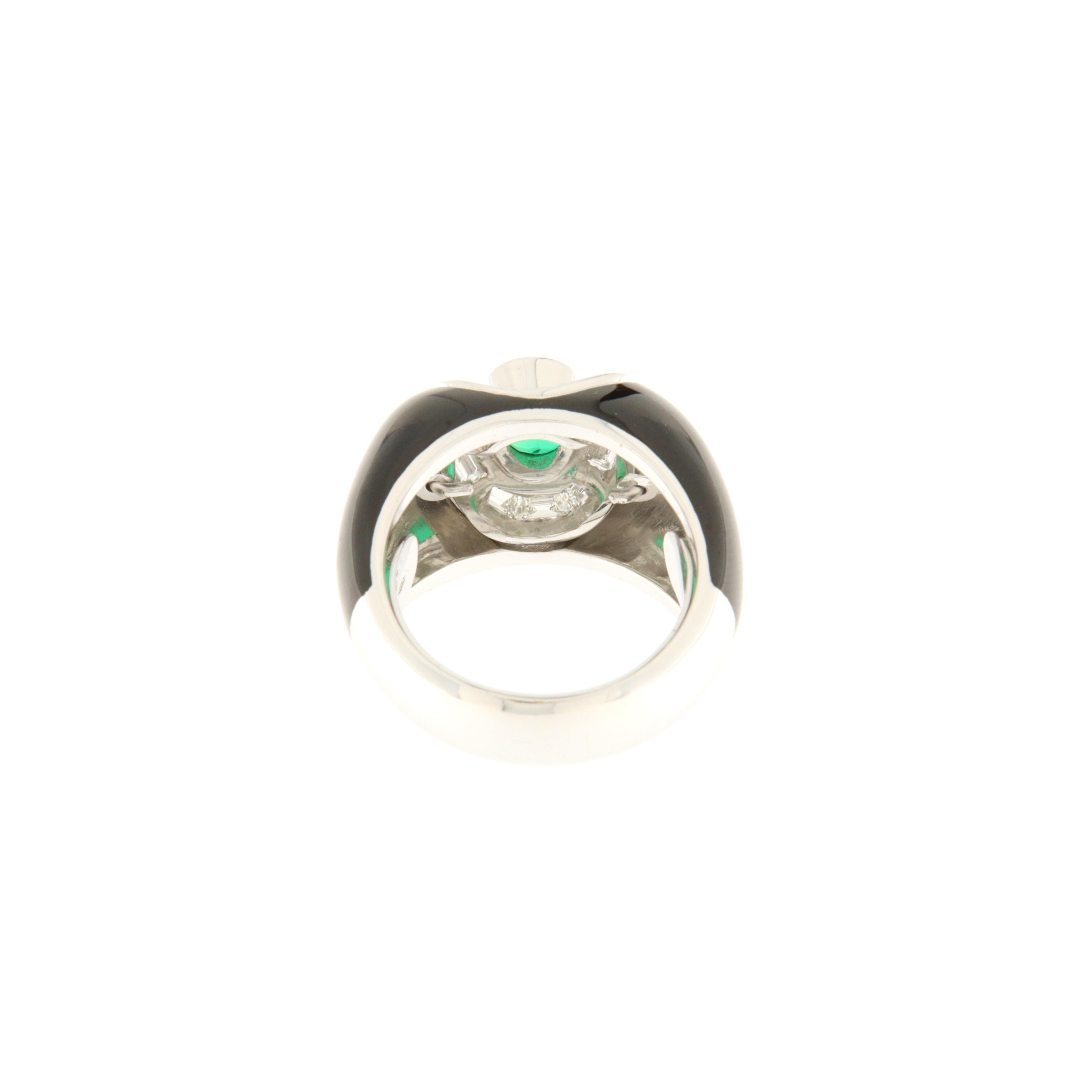 3.23 Ct Diamonds, 1.33 Ct Oval Emerald, Gold and BlackEnamel cocktail ring For Sale 4