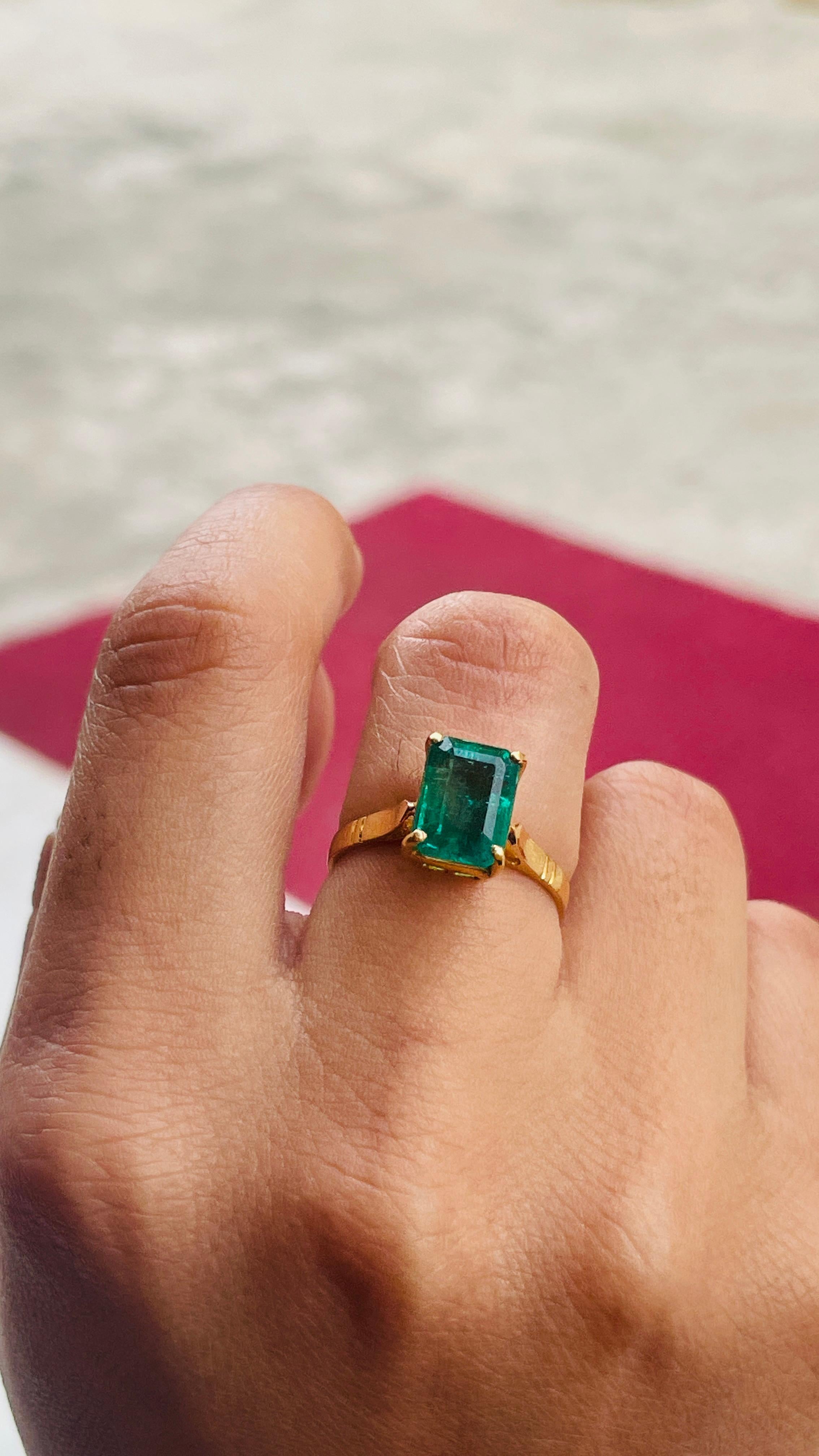 For Sale:  3.23 Ct Natural Octagon Emerald Solitaire Ring in 18K Yellow Gold, Emerald Ring 3