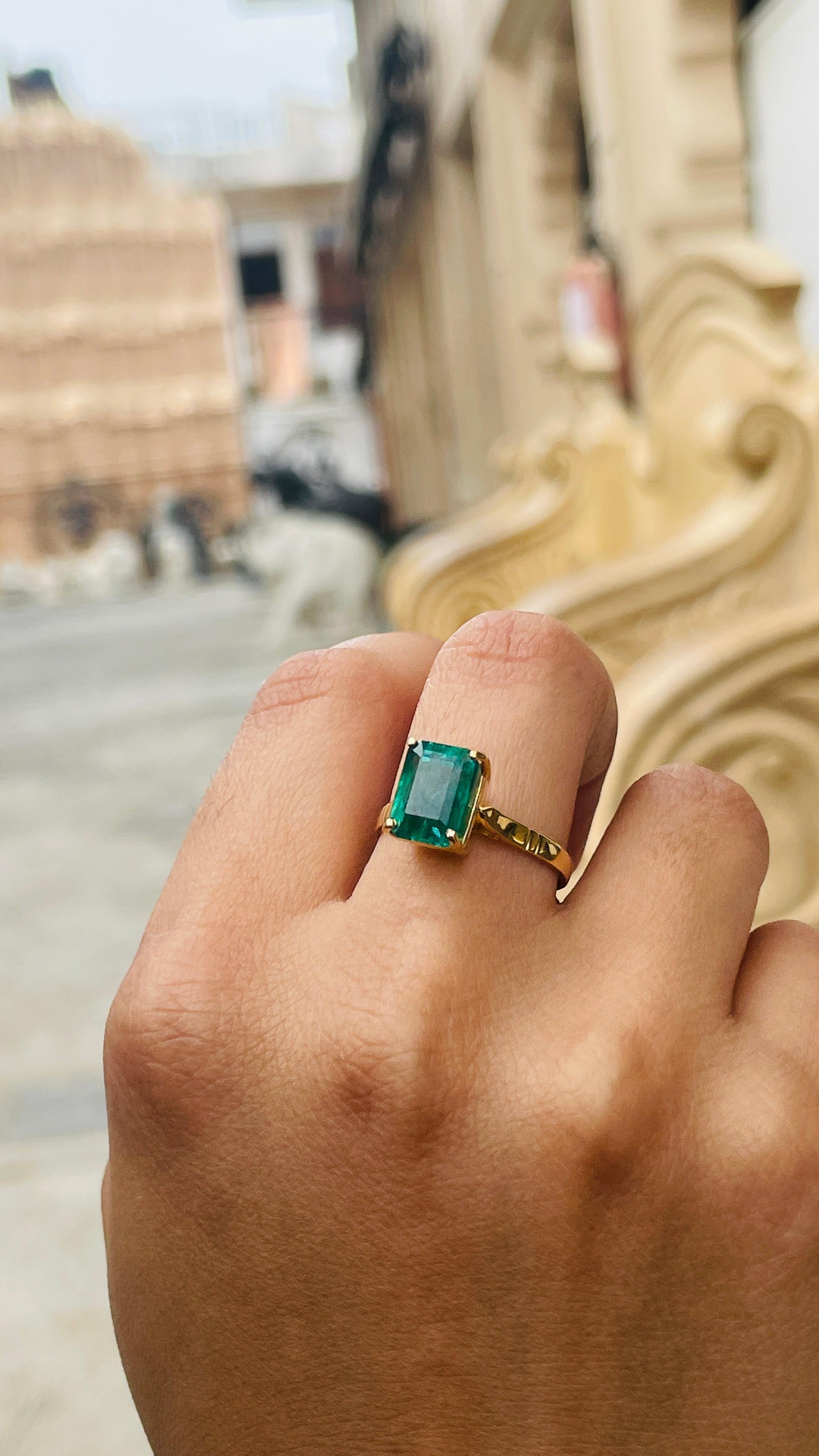 For Sale:  3.23 Ct Natural Octagon Emerald Solitaire Ring in 18K Yellow Gold, Emerald Ring 9
