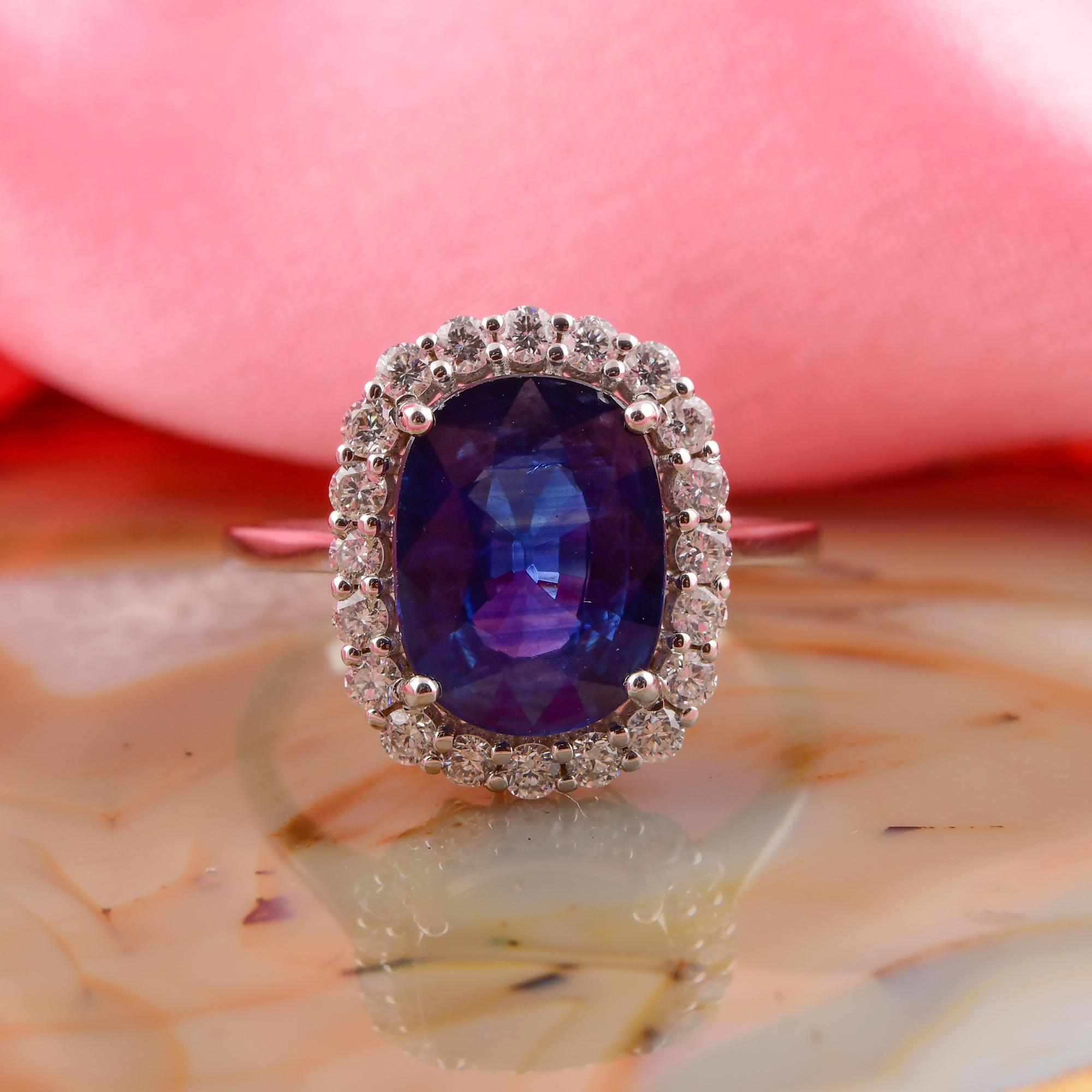 En vente :  3.23 Ct Oval Blue Sapphire 0.53 Ct Diamond Halo 18k White Gold Engagement Ring 4