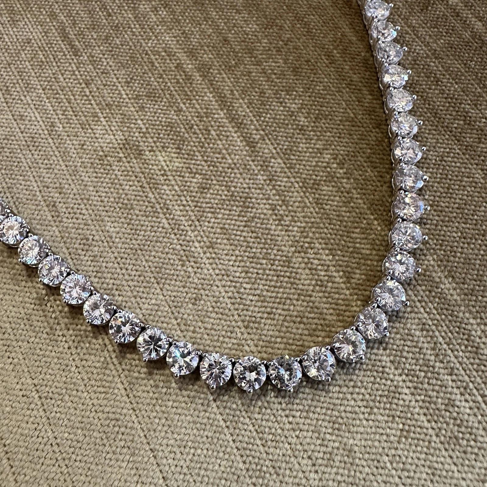 Collar Tenis de Diamantes Naturales de 32,32 quilates en Oro Blanco de 18 quilates de 16,5 pulgadas Corte redondo en venta