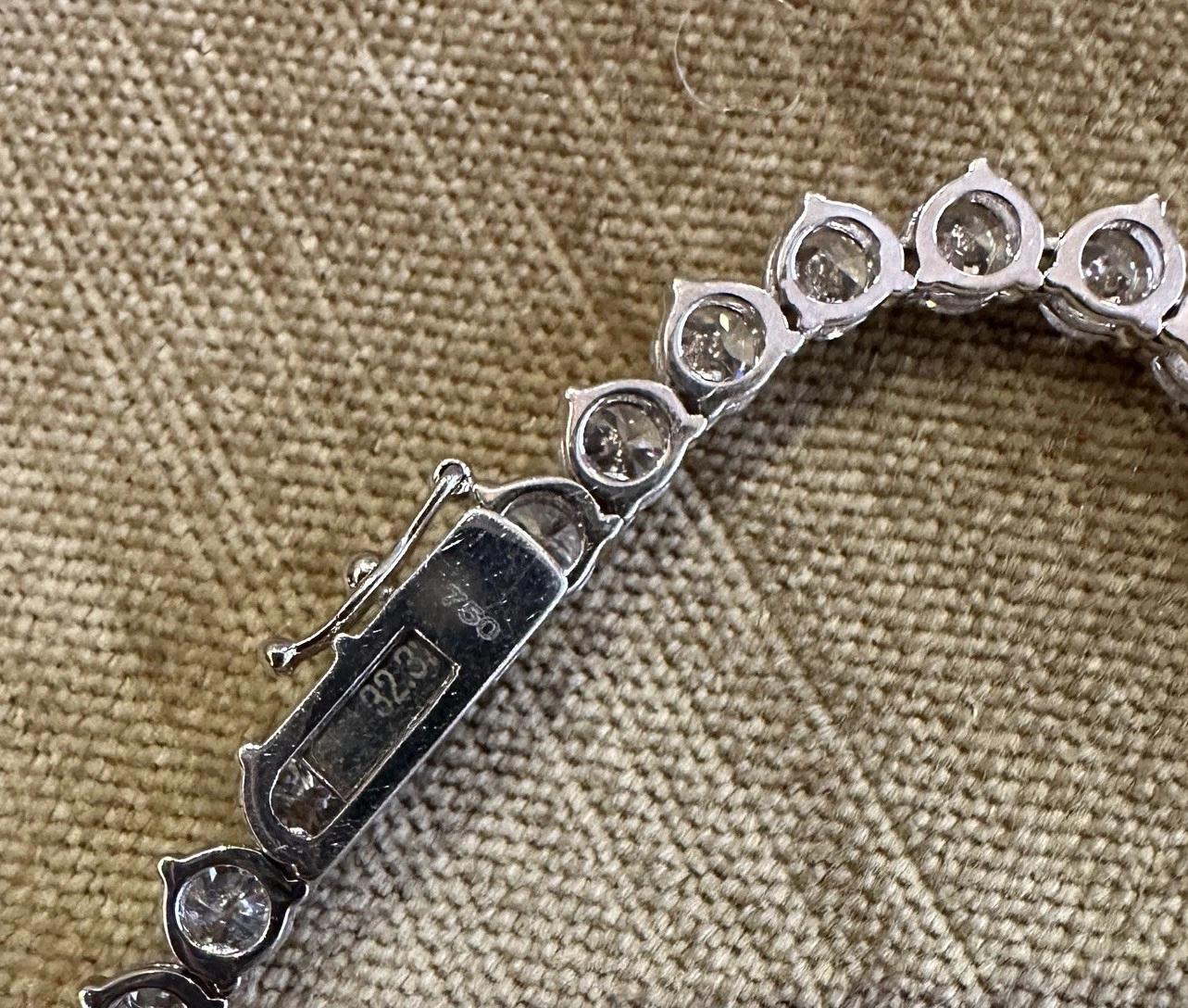 Collar Tenis de Diamantes Naturales de 32,32 quilates en Oro Blanco de 18 quilates de 16,5 pulgadas en venta 2