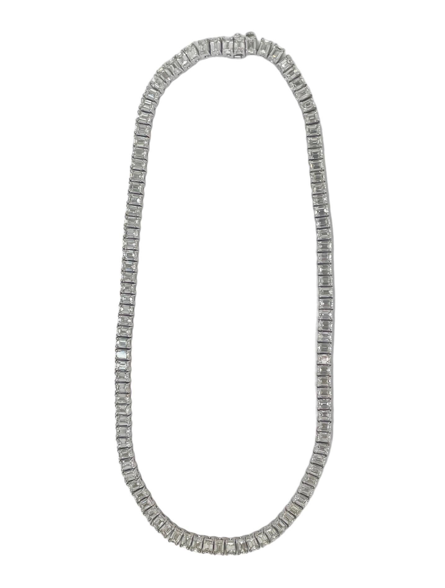 32,35 Karat Diamant-Halskette mit Smaragdschliff im Zustand „Gut“ in Chicago, IL