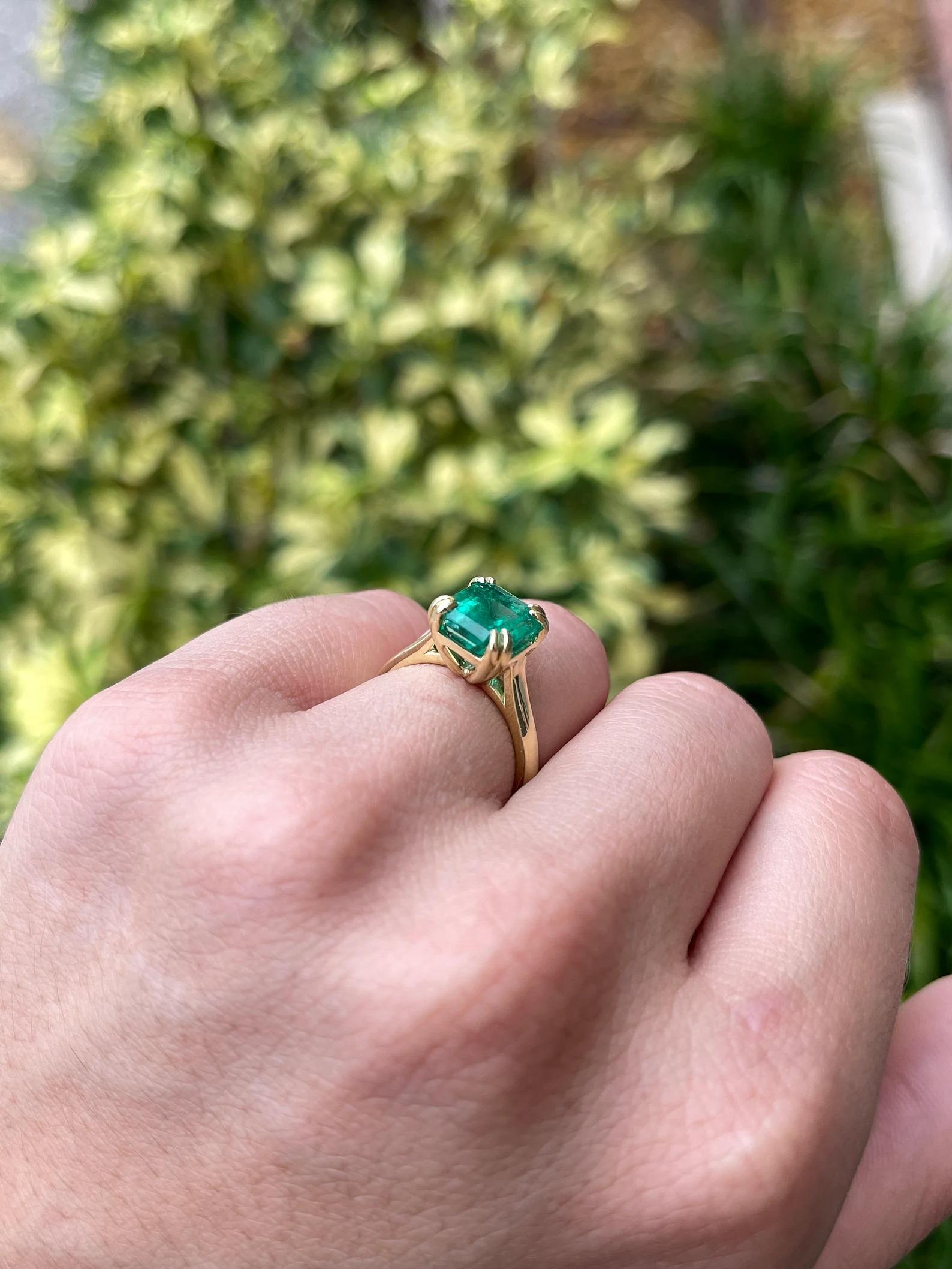 3.24 Carat AAA+ Colombian Emerald Asscher Cut, Double Prong Solitaire Ring 18K In New Condition For Sale In Jupiter, FL