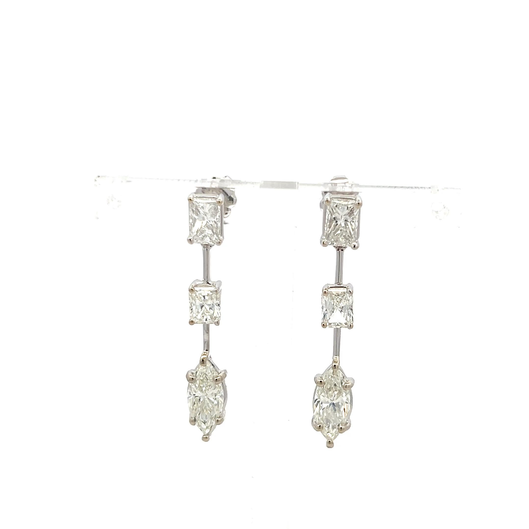 Boucles d'oreilles pendantes en or blanc 14 carats avec diamants taille radiant J-K VS de 3,24 carats Pour femmes en vente