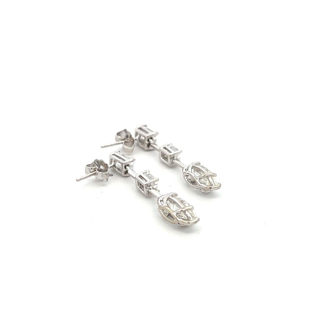 Boucles d'oreilles pendantes en or blanc 14 carats avec diamants taille radiant J-K VS de 3,24 carats en vente 4