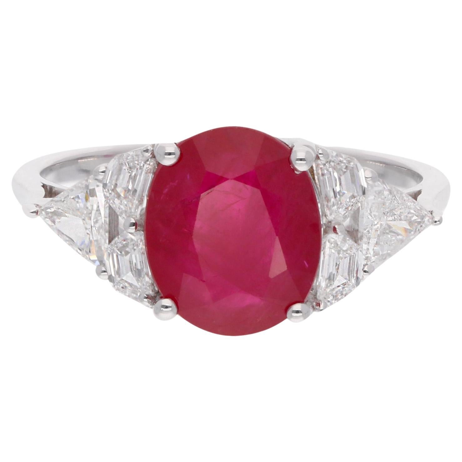 Anillo de gemas de rubí ovalado de 3,24 quilates Diamante SI/H de 0,61 quilates Oro blanco de 18 quilates en venta