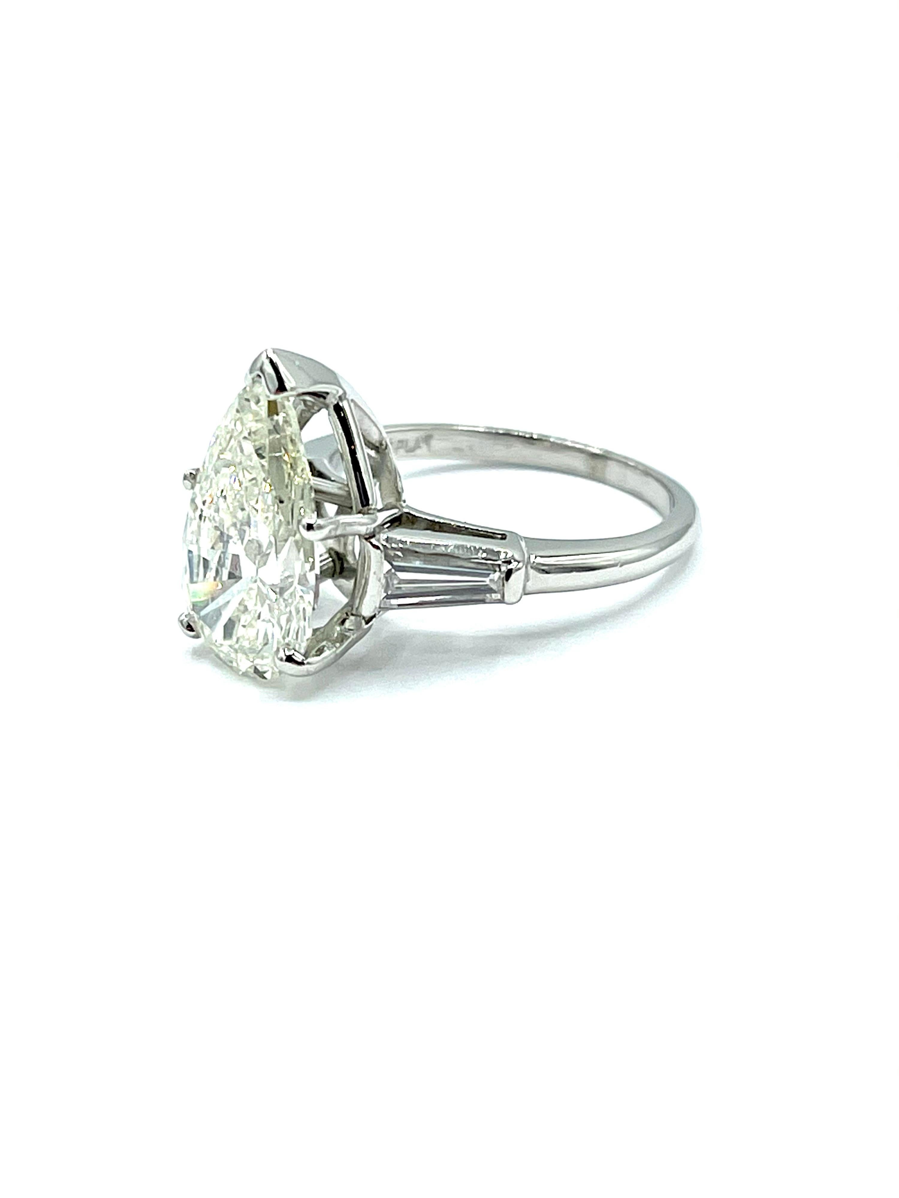 pear shaped diamond ring with baguettes